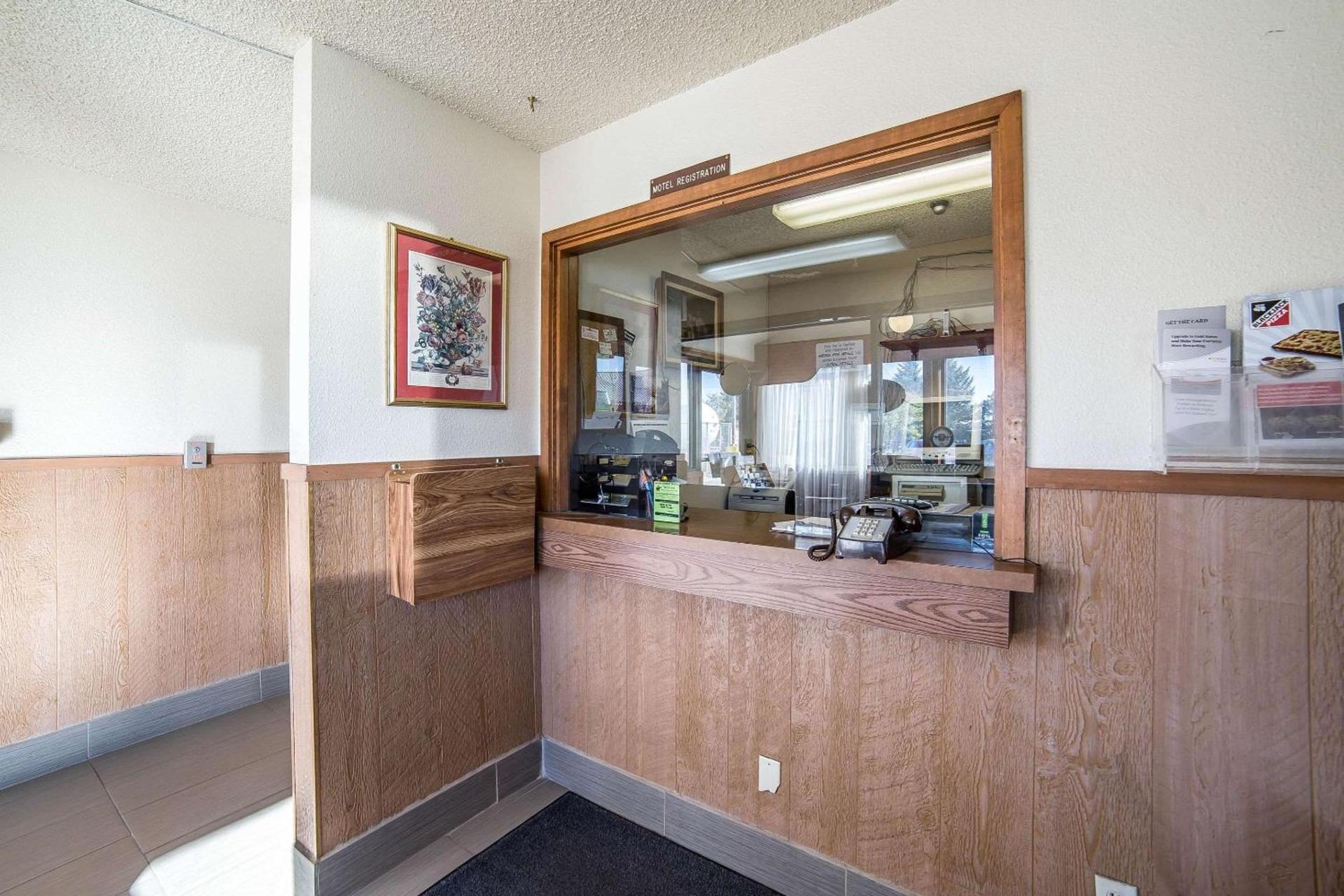 Rodeway Inn Cheyenne I-80 East photo 19