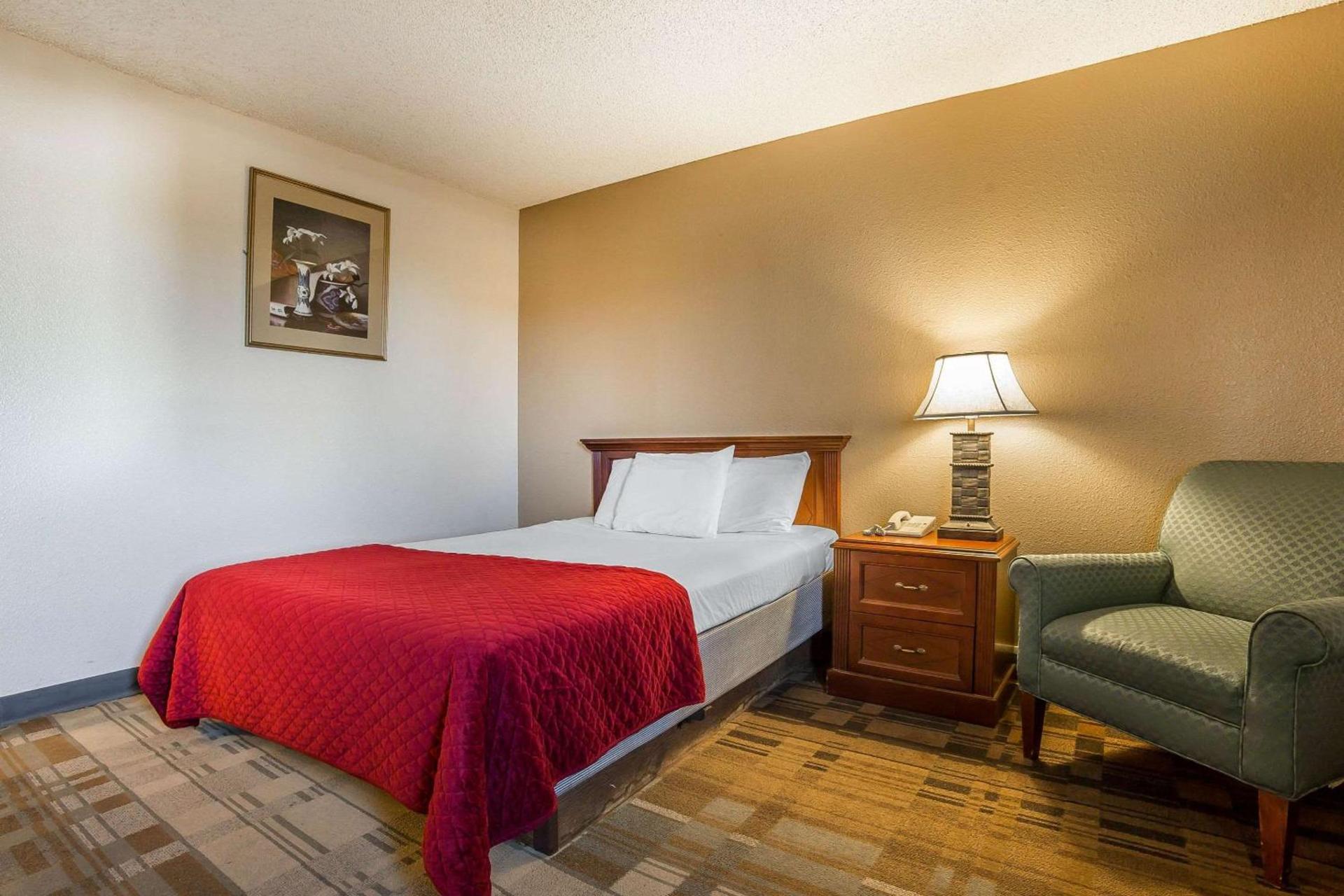 Rodeway Inn Cheyenne I-80 East photo 20