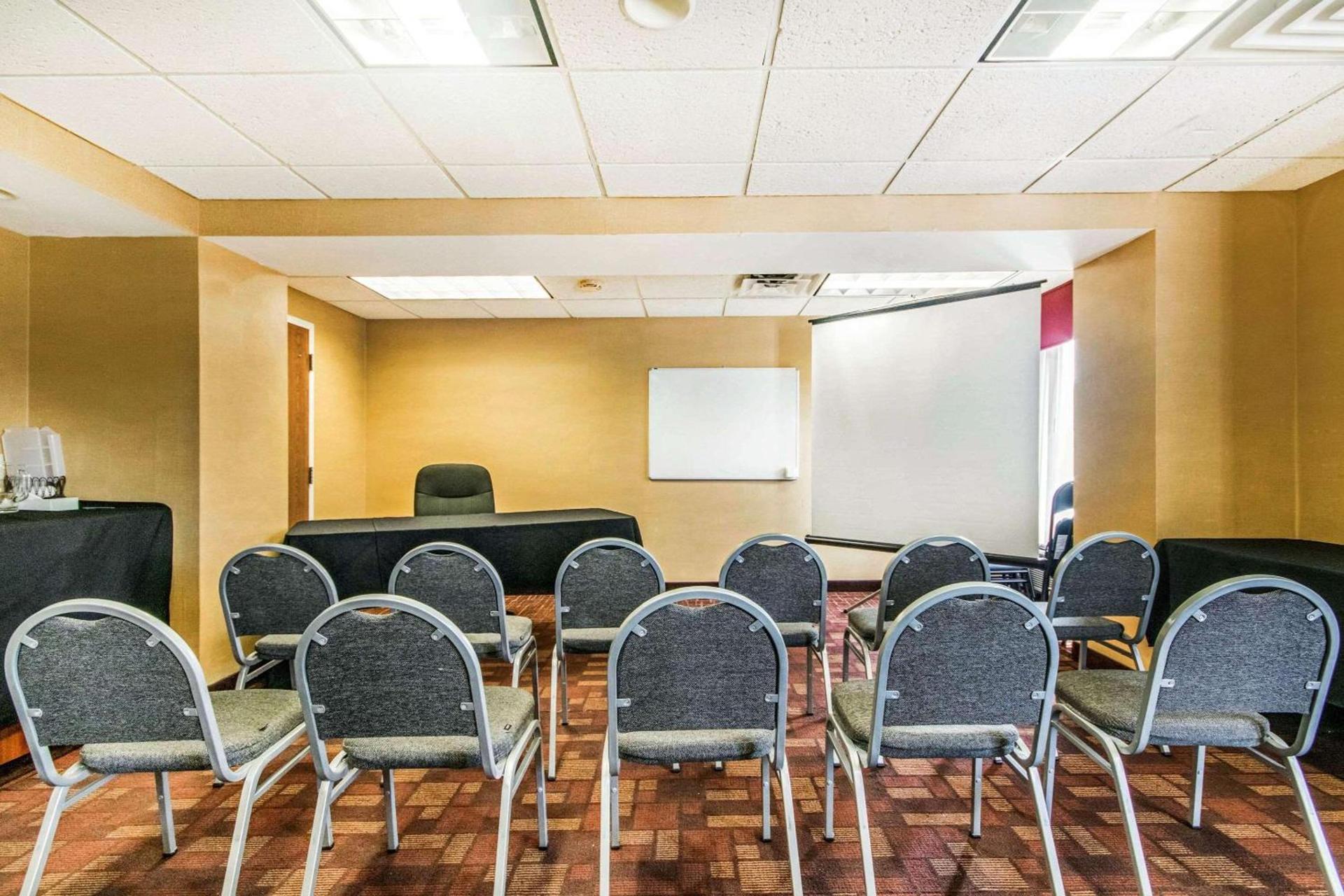 Quality Inn & Suites Lawrenceburg photo 15