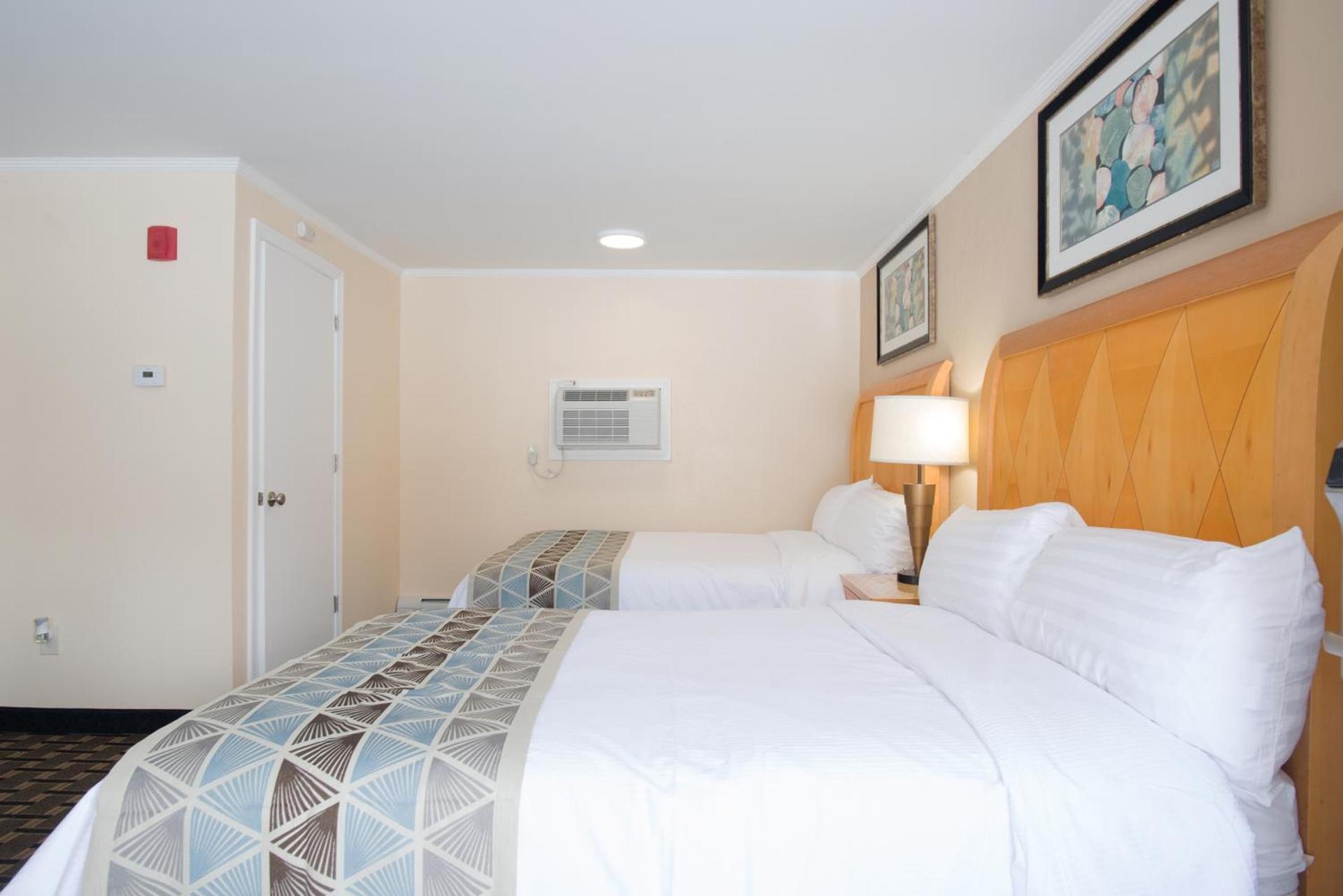 Rodeway Inn photo 9