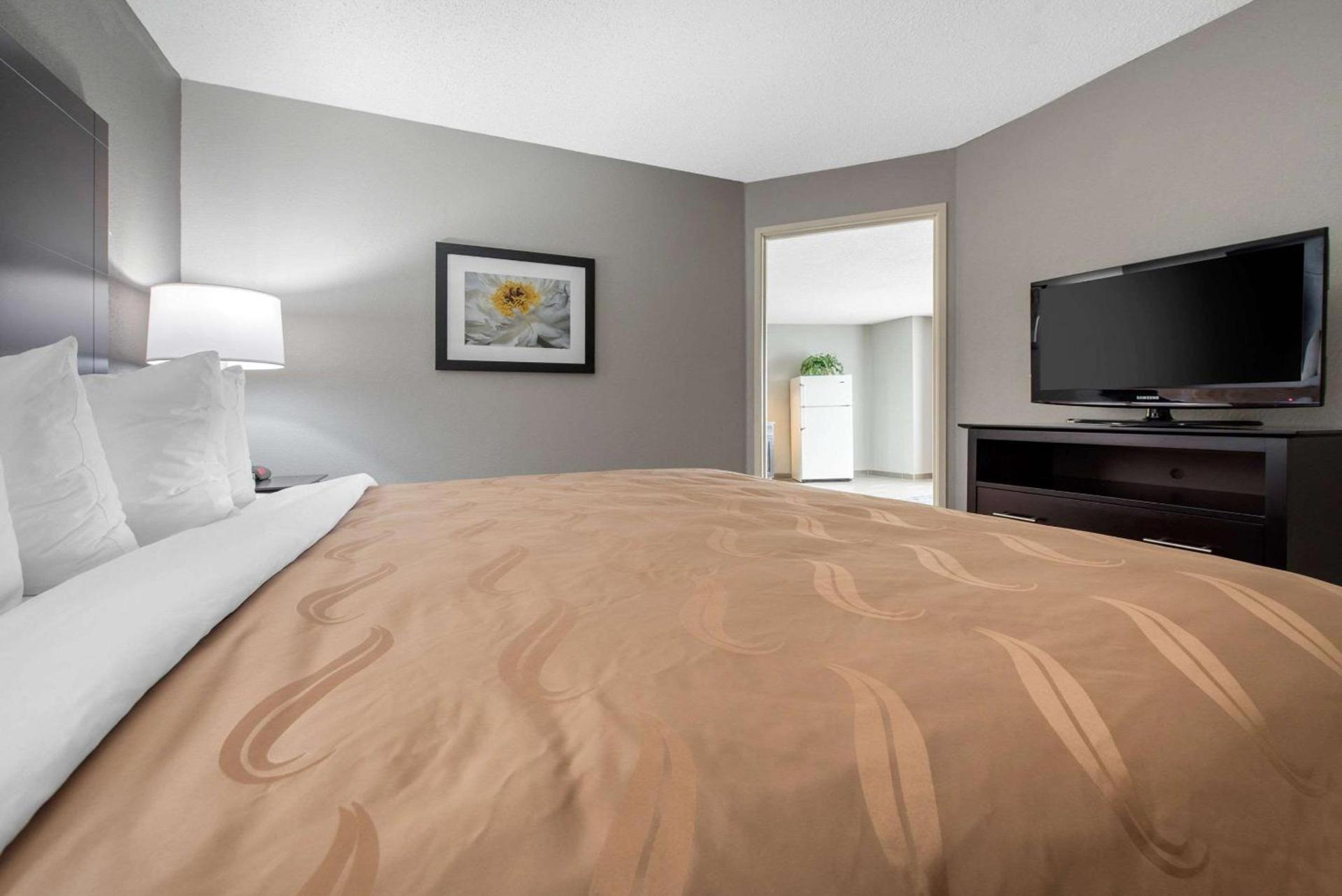 Quality Inn & Suites Brownsburg - Indianapolis West photo 25