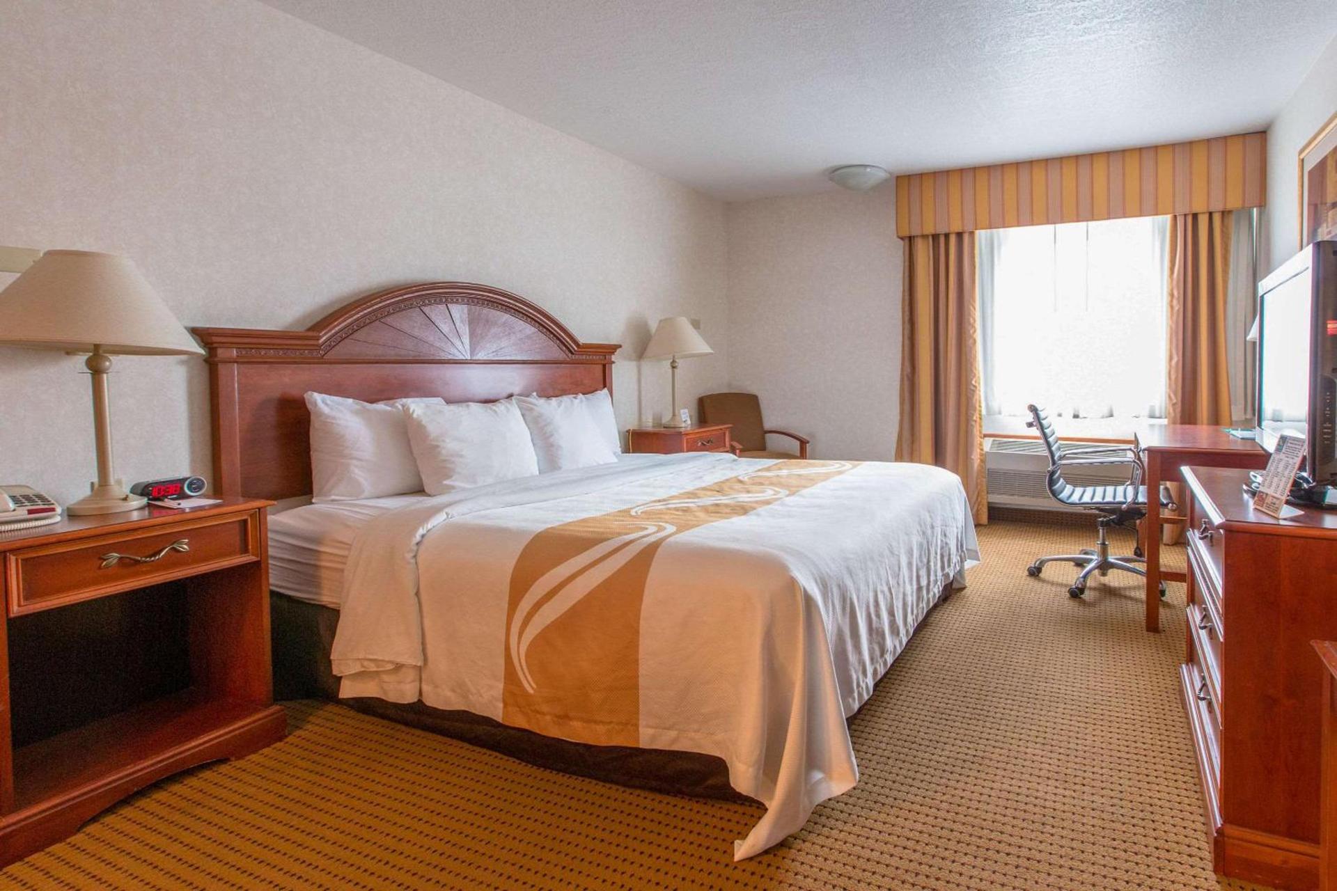 Quality Inn & Suites University photo 14