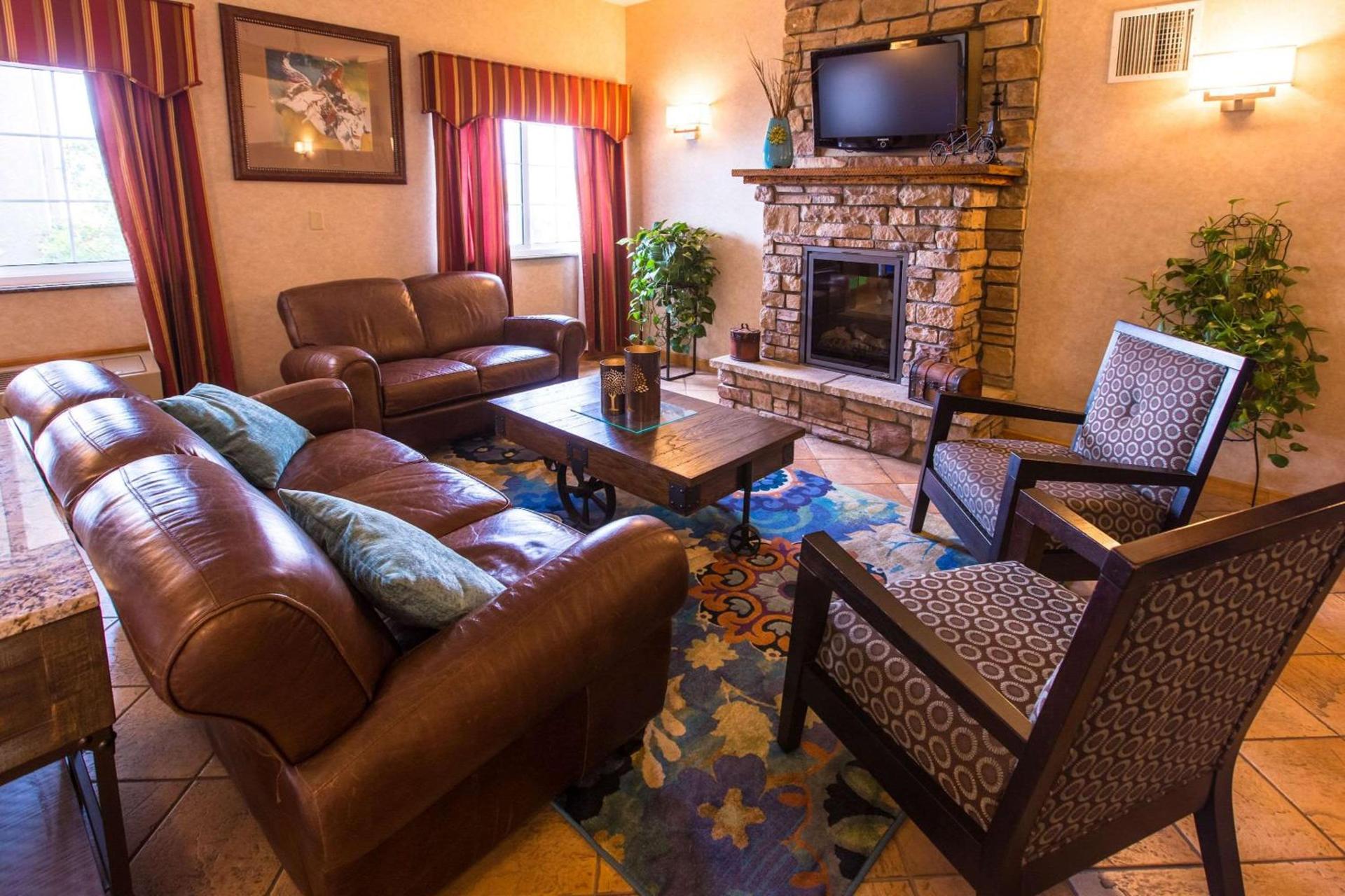 Quality Inn & Suites University photo 10