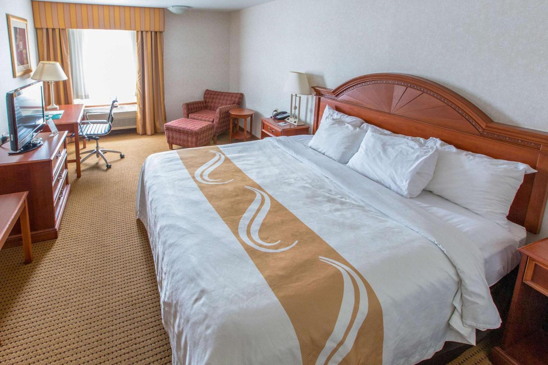 Quality Inn & Suites University photo 22