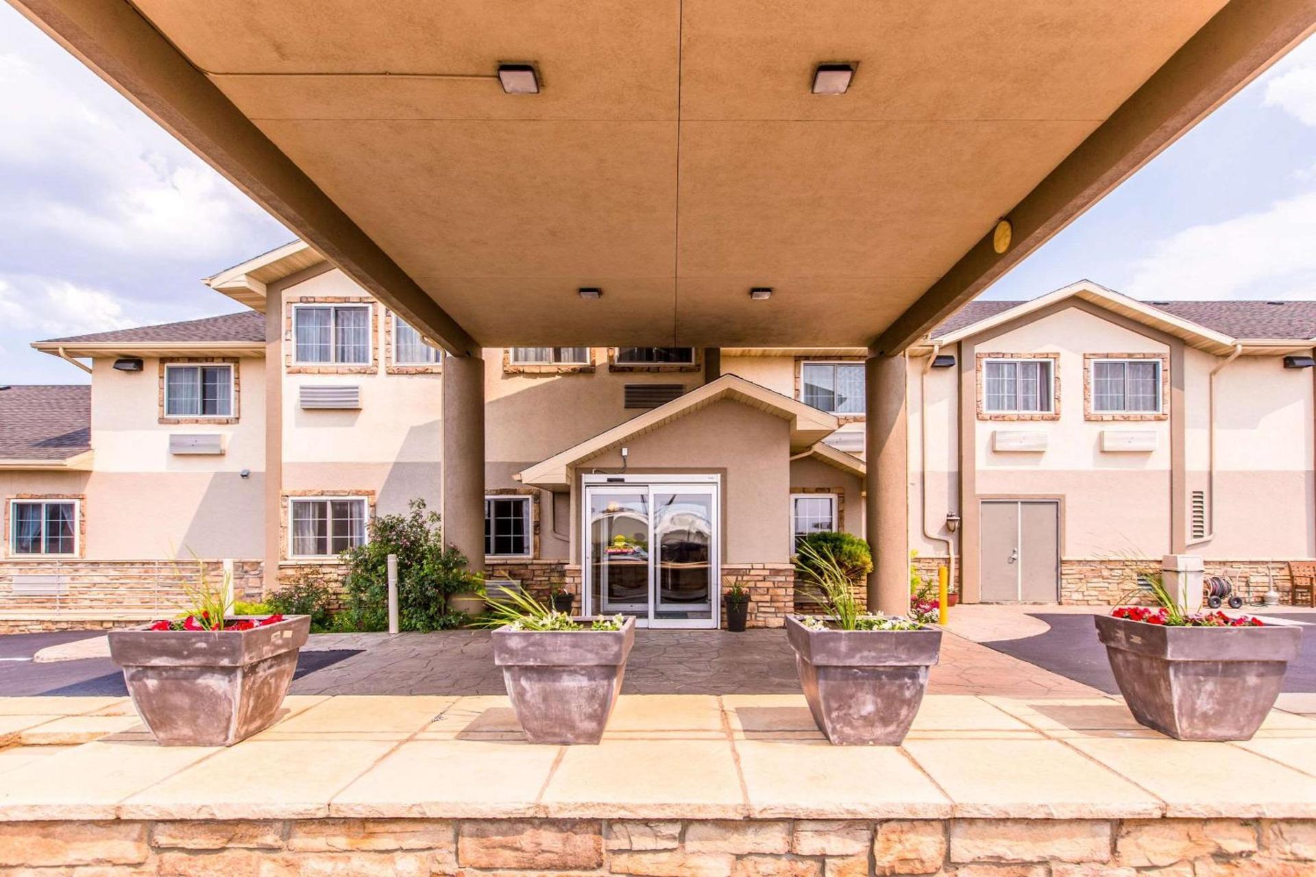Quality Inn & Suites University photo 6