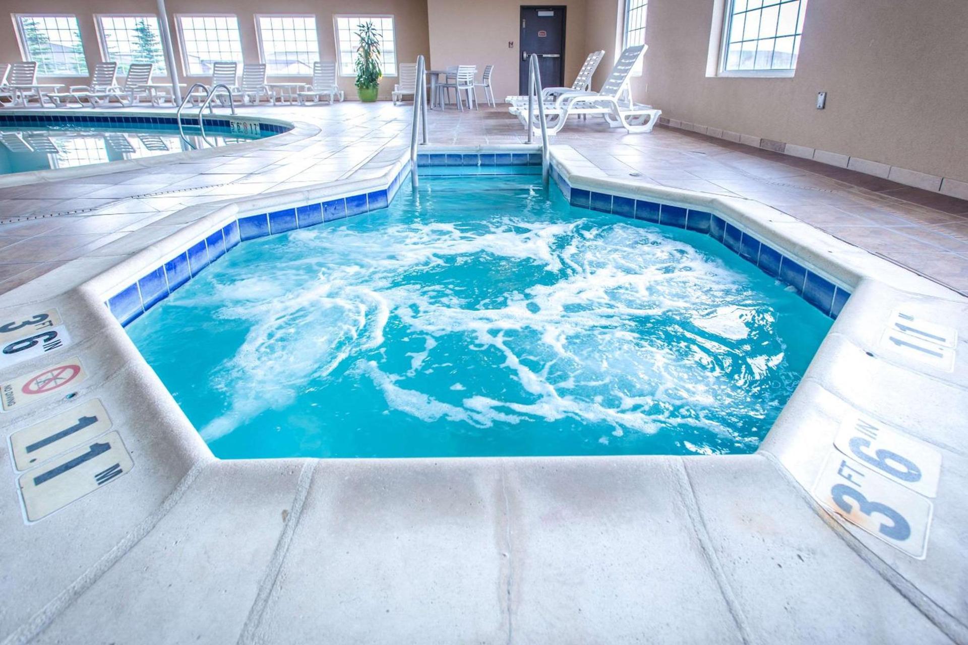 Quality Inn & Suites University photo 38
