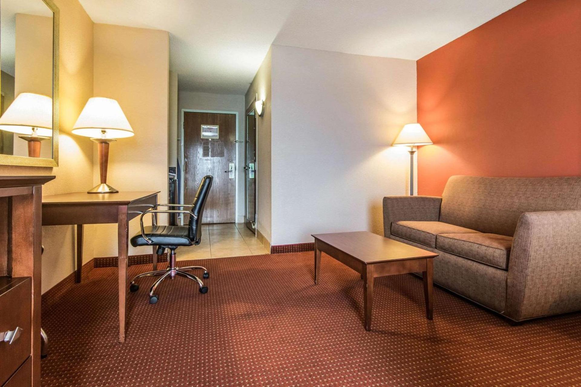 Quality Inn & Suites Lawrenceburg photo 29