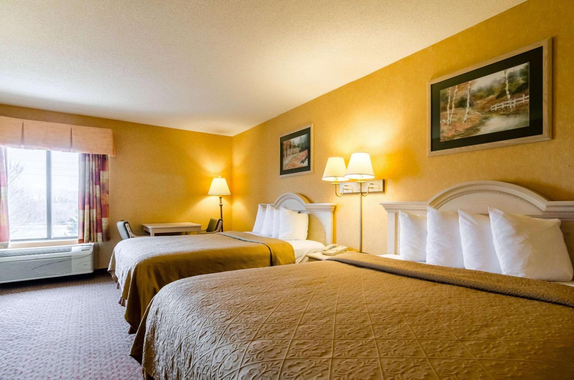 Quality Inn & Suites Manhattan photo 14