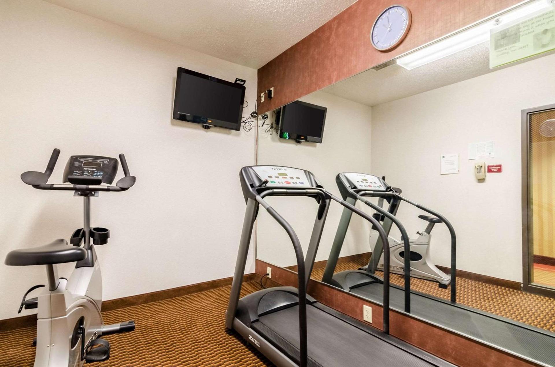 Quality Inn & Suites Manhattan photo 30