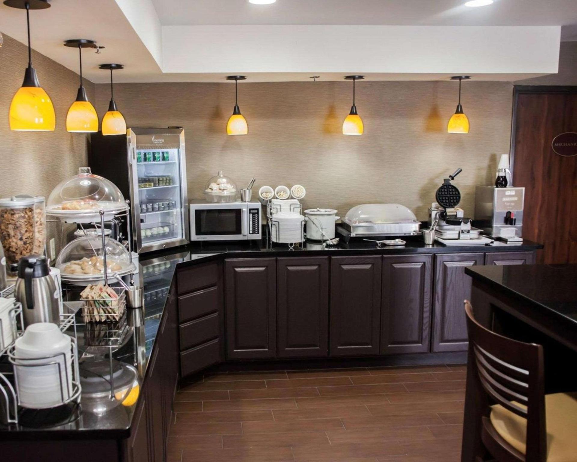 Garner Hotel Topeka West by IHG photo 24