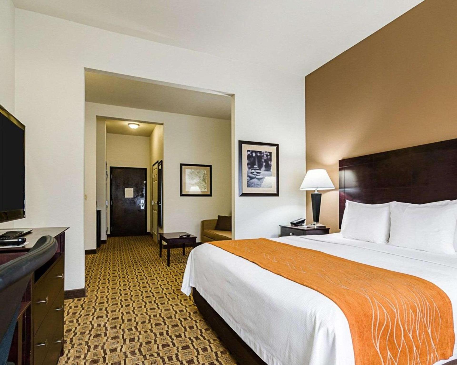 Comfort Inn & Suites Lawrence - University Area photo 17