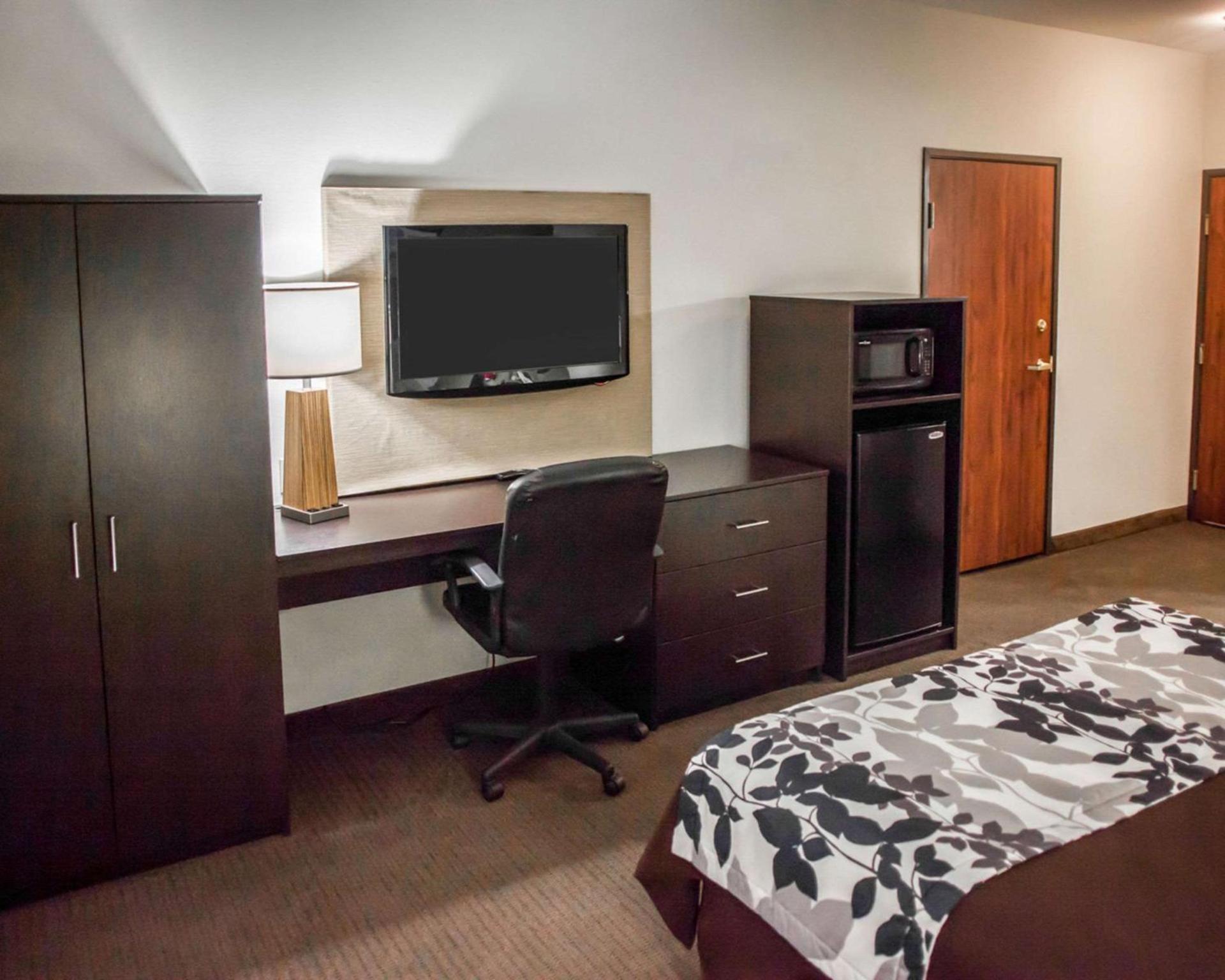 Garner Hotel Topeka West by IHG photo 6