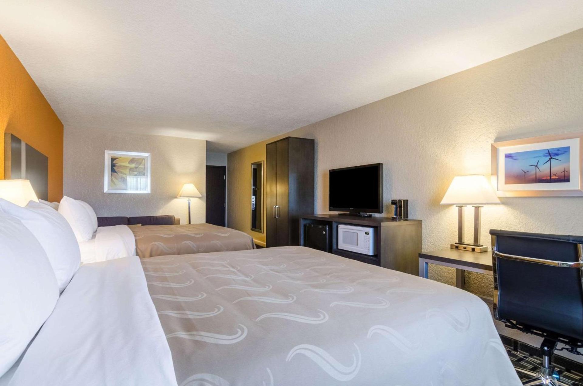 Quality Inn Great Bend photo 21