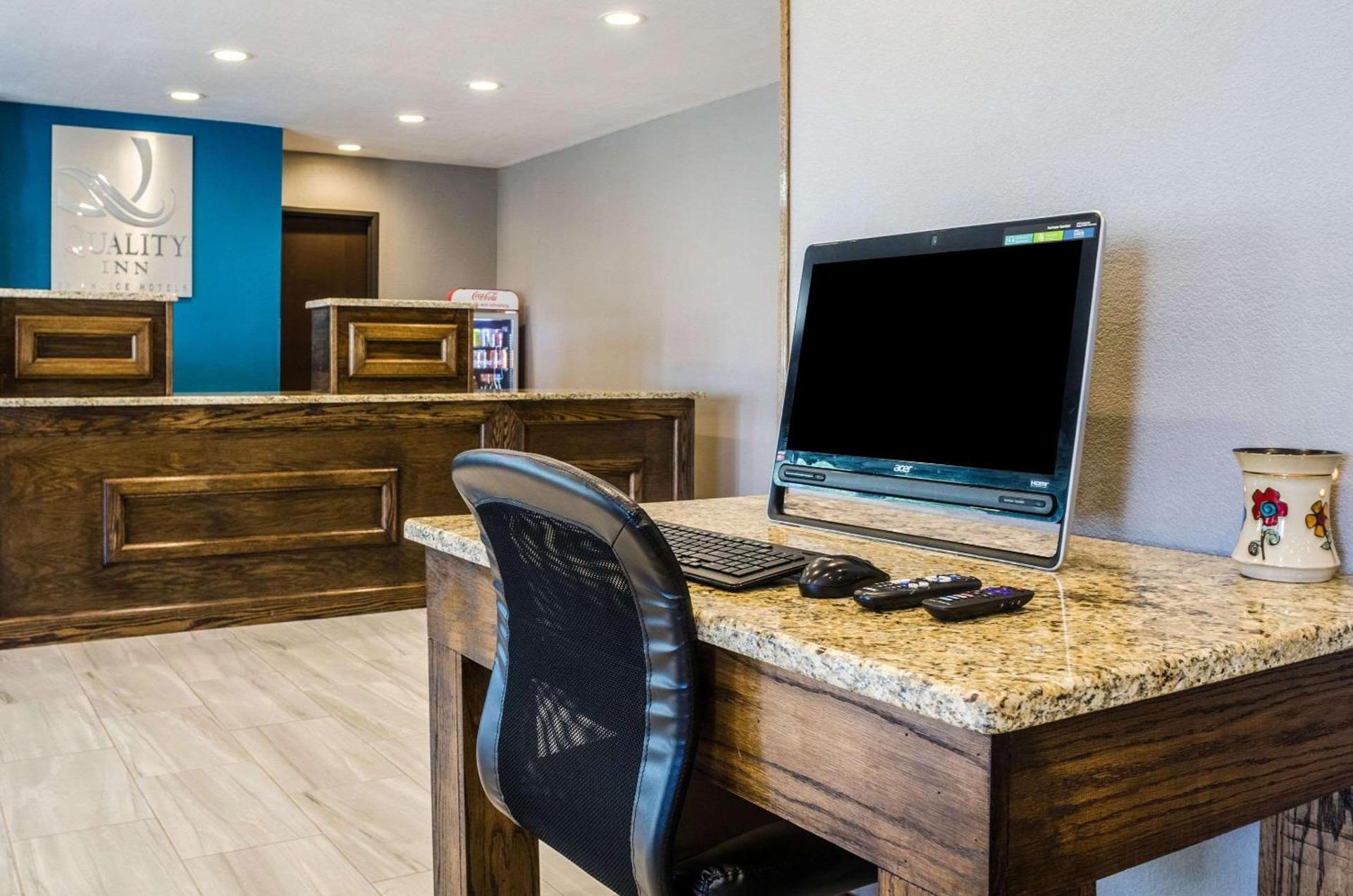 Quality Inn Great Bend photo 27