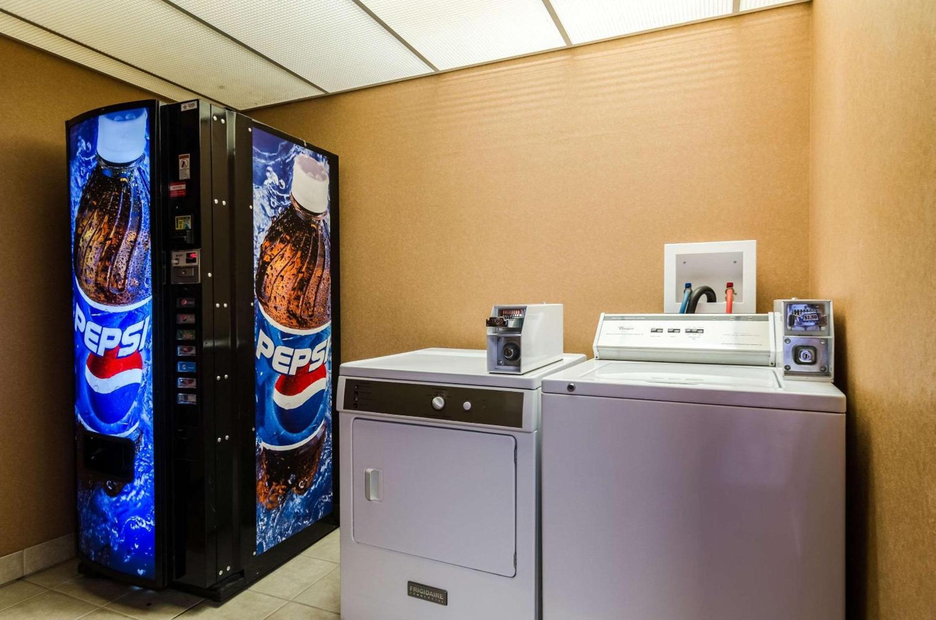Quality Inn & Suites Manhattan photo 36