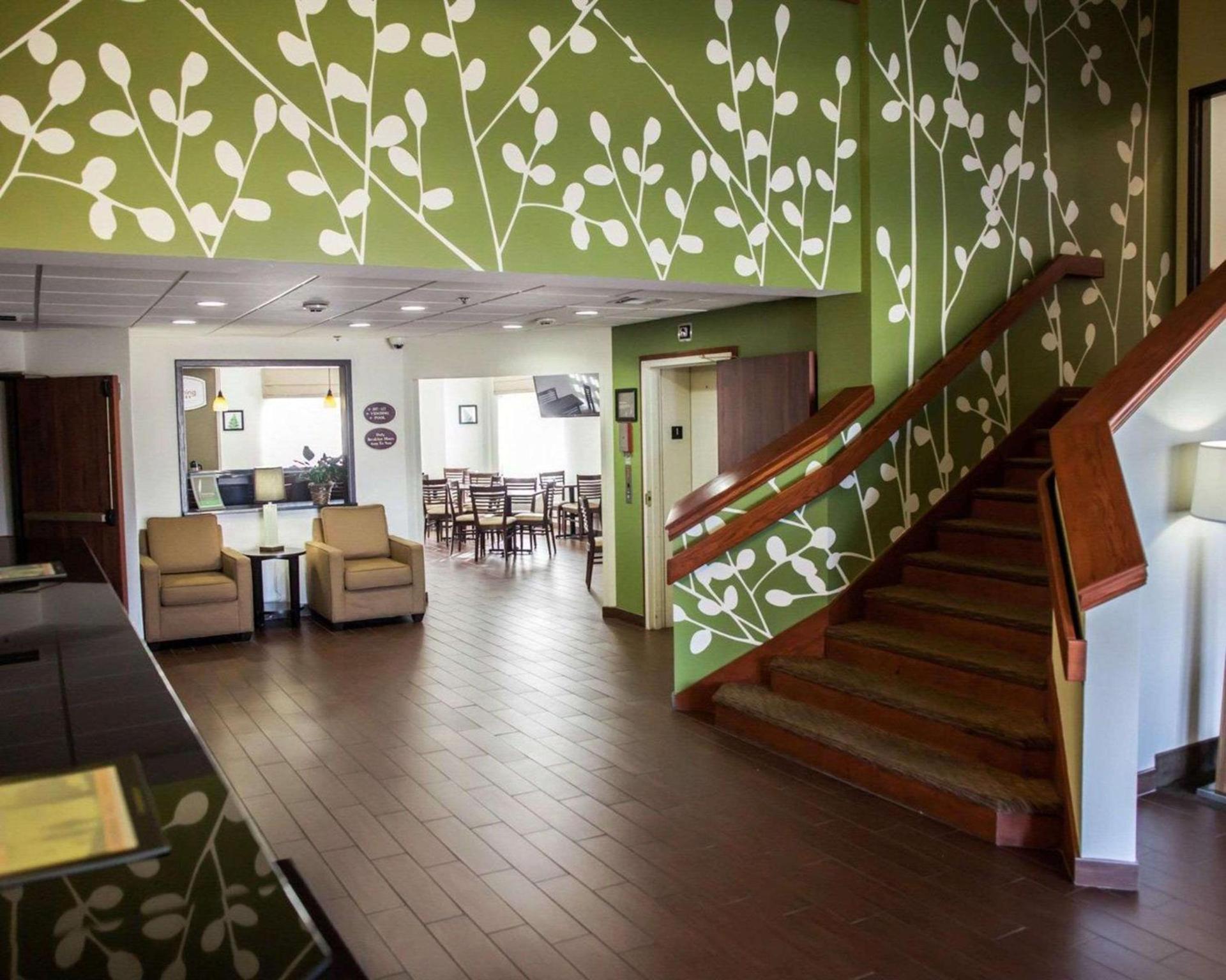 Garner Hotel Topeka West by IHG photo 3