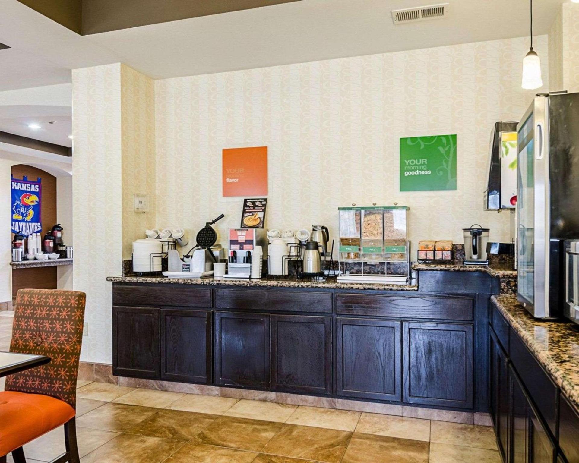 Comfort Inn & Suites Lawrence - University Area photo 36