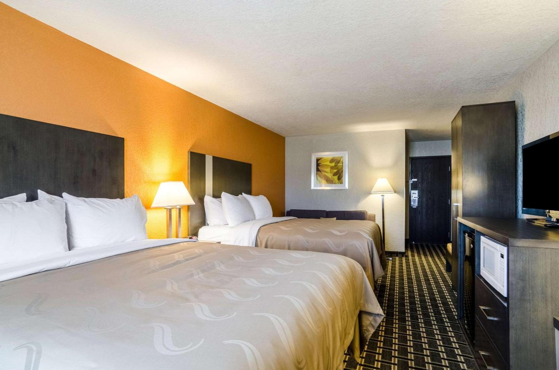 Quality Inn Great Bend photo 23