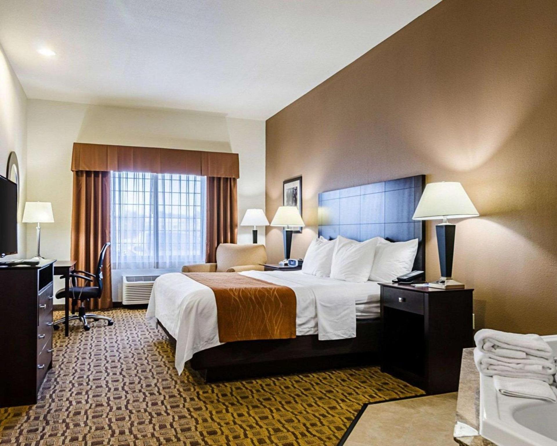 Comfort Inn & Suites Lawrence - University Area photo 15