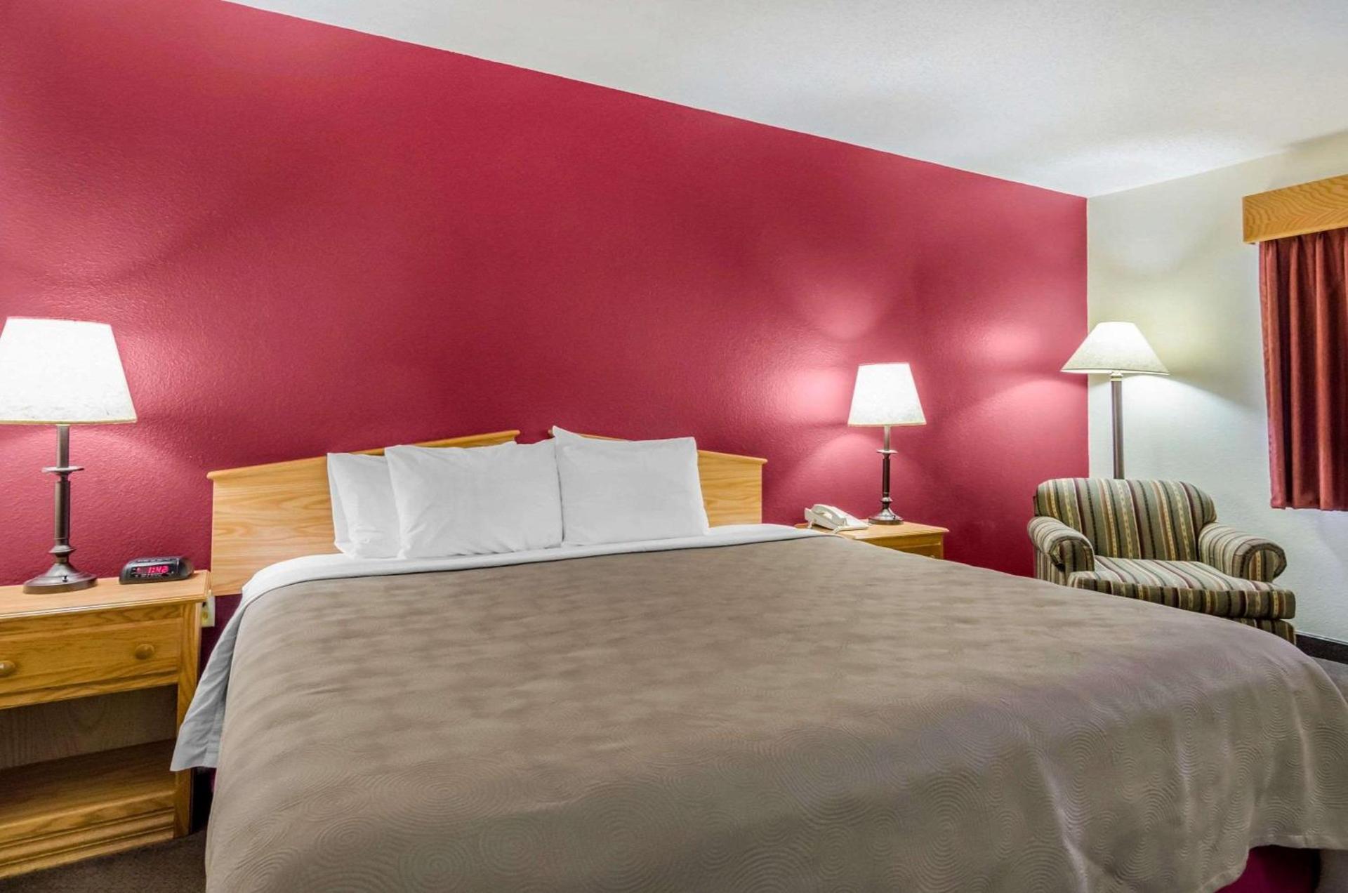 Rodeway Inn Hesston photo 14