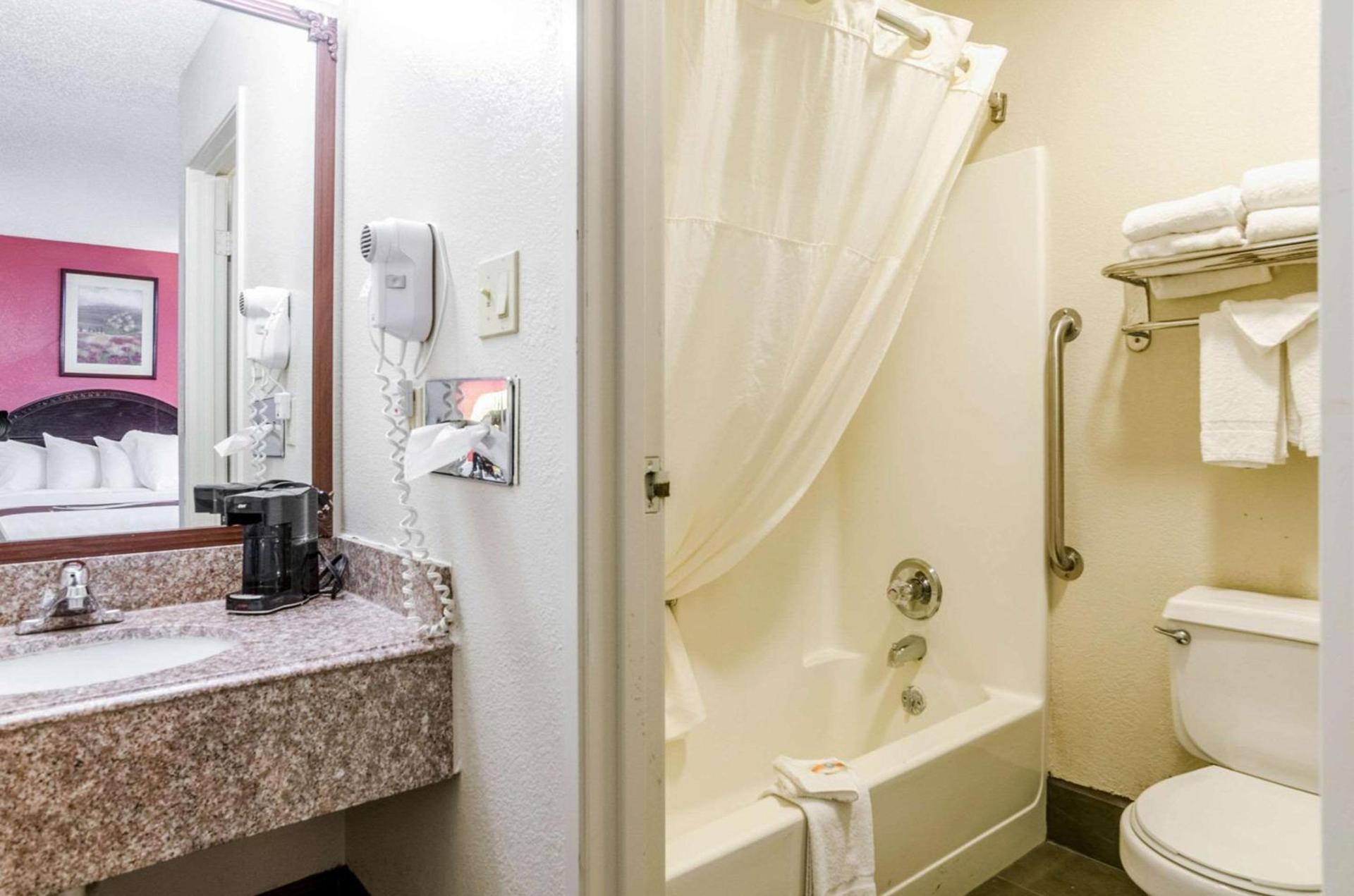 Quality Inn South photo 20