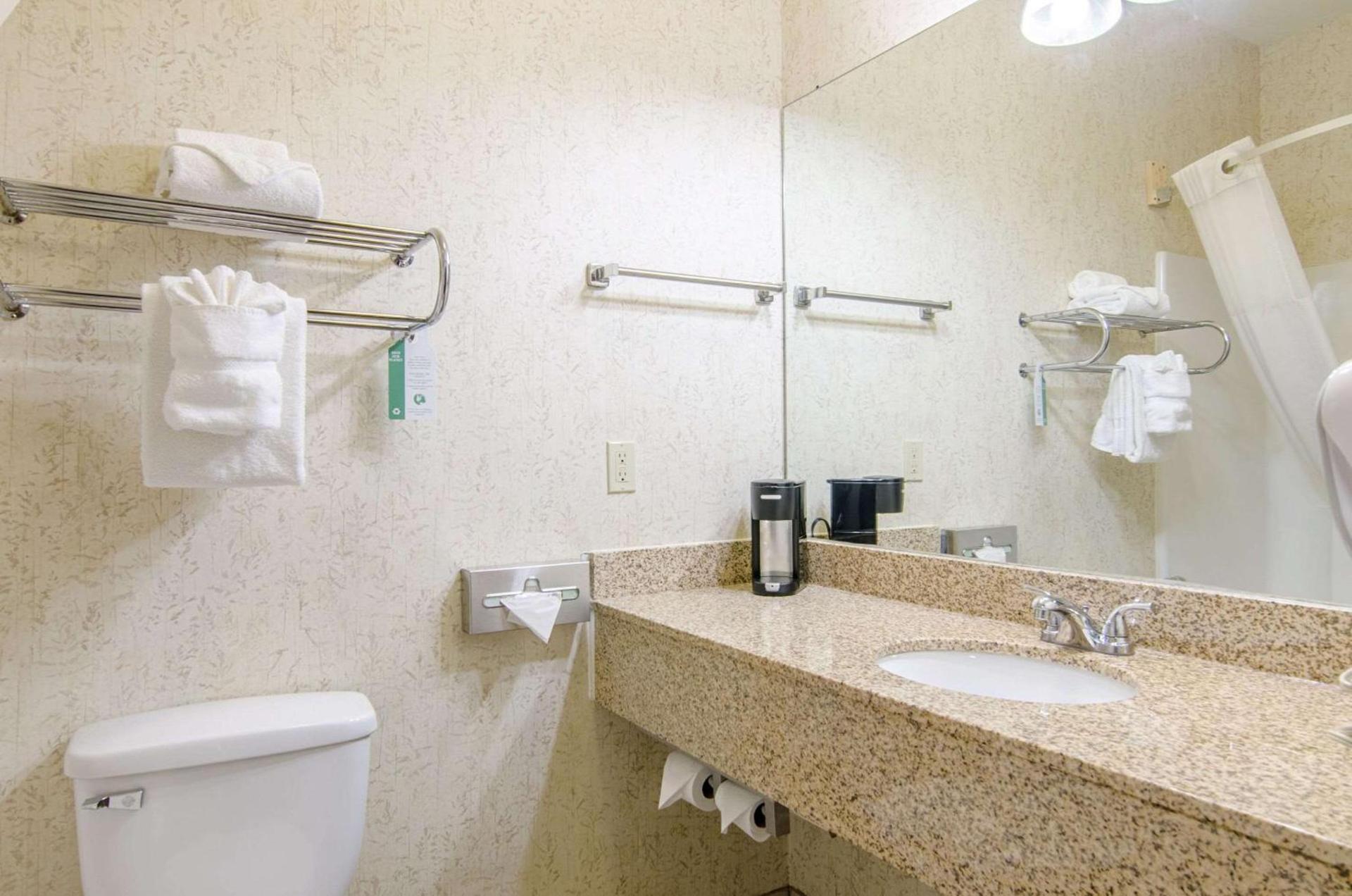 Quality Inn Junction City near Fort Riley photo 27