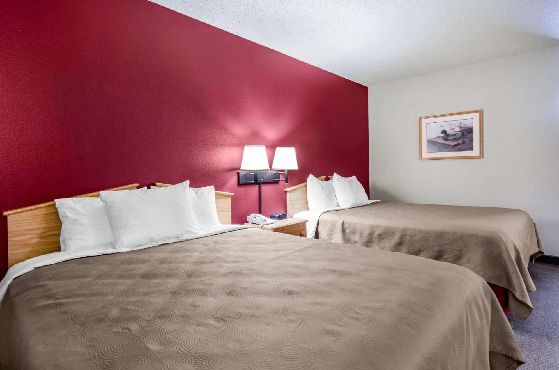 Rodeway Inn Hesston photo 9