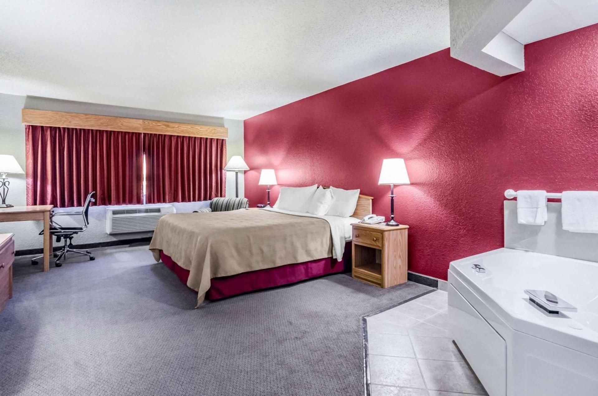Rodeway Inn Hesston photo 22