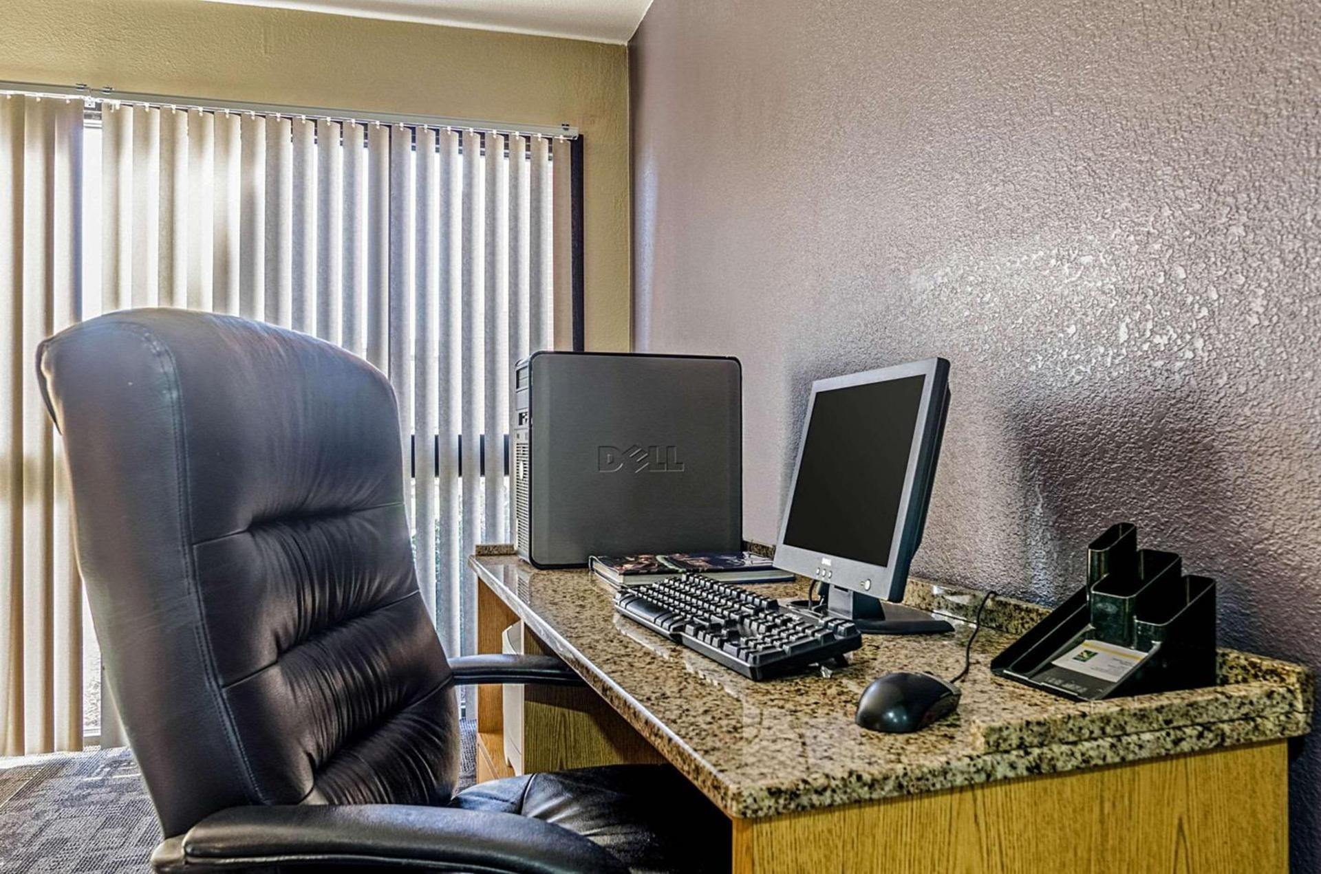 Quality Inn South photo 29