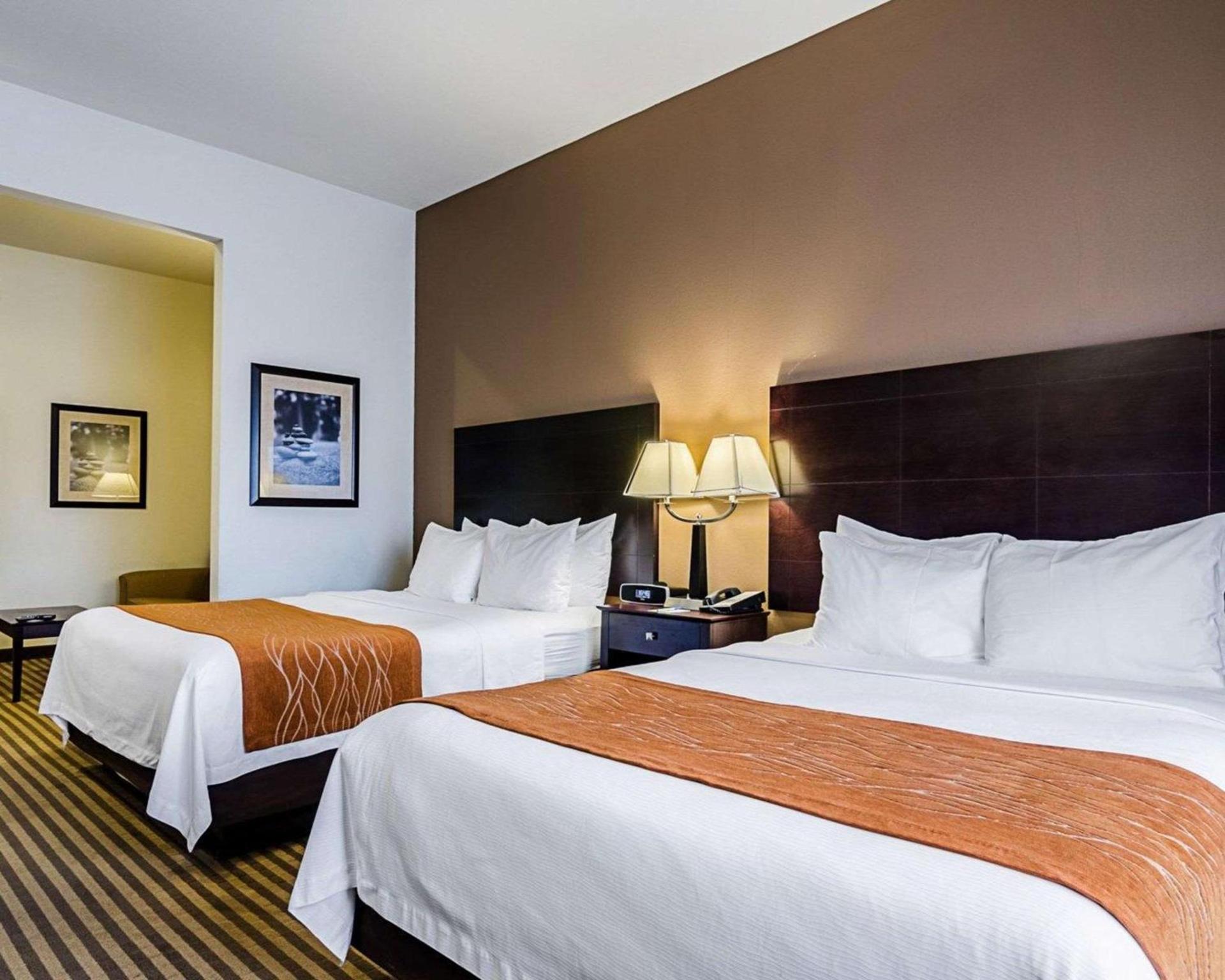 Comfort Inn & Suites Lawrence - University Area photo 18