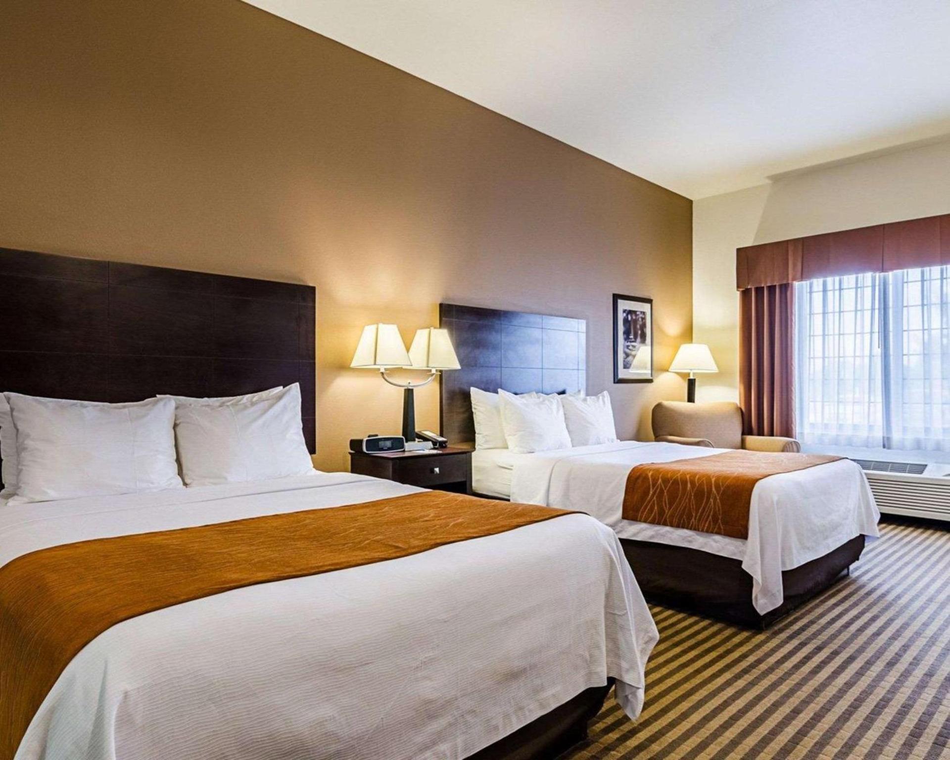 Comfort Inn & Suites Lawrence - University Area photo 12