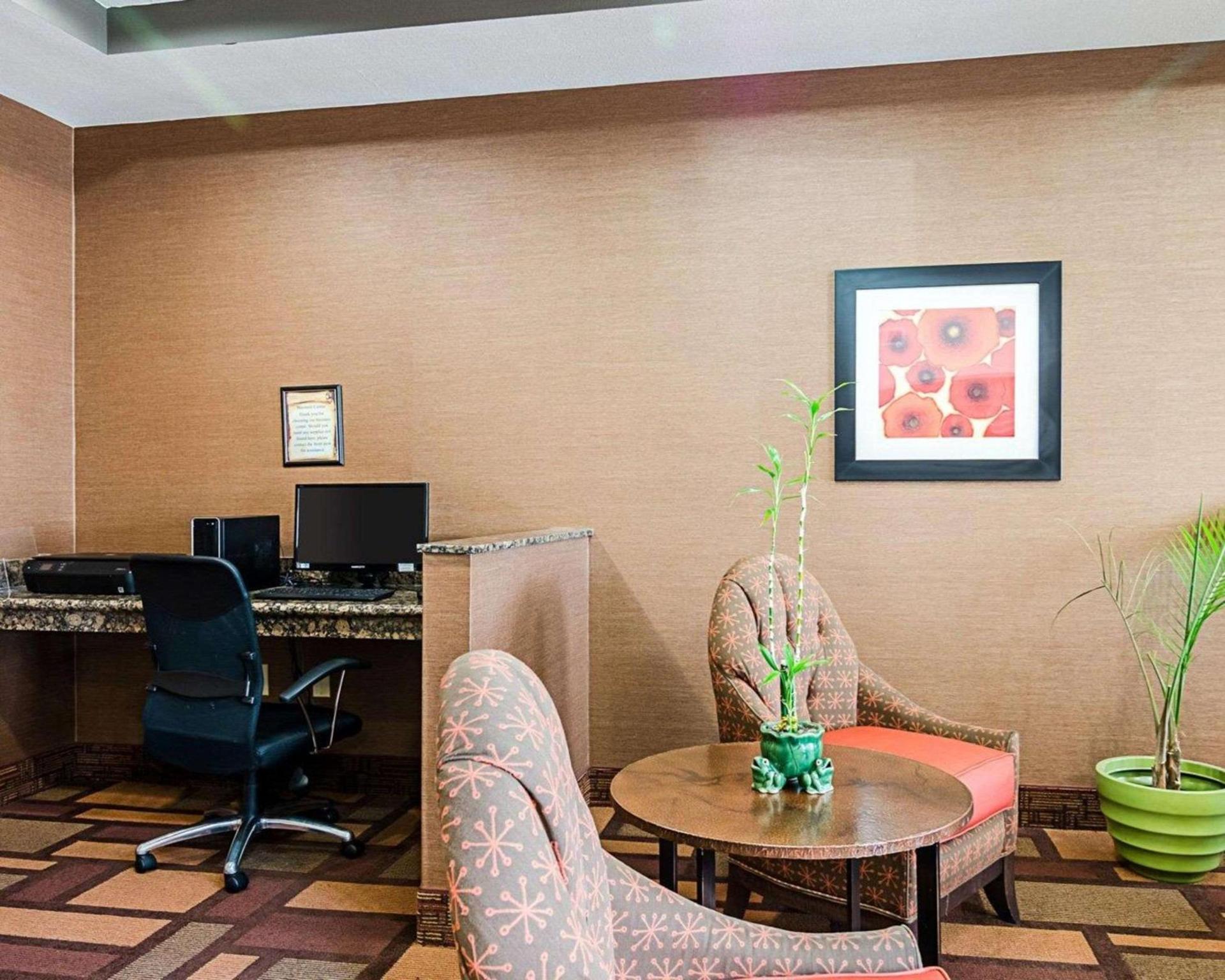 Comfort Inn & Suites Lawrence - University Area photo 30