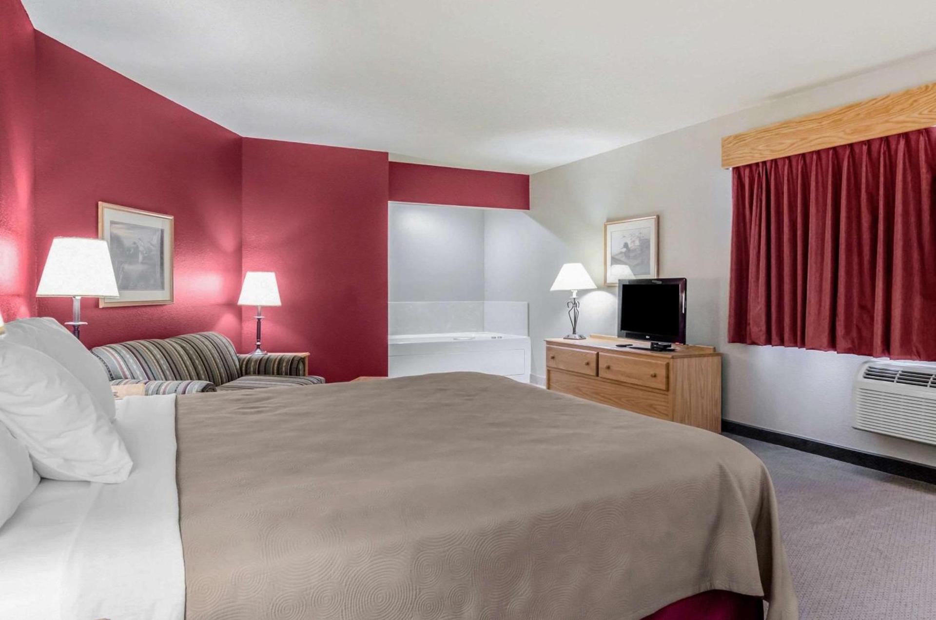 Rodeway Inn Hesston photo 28