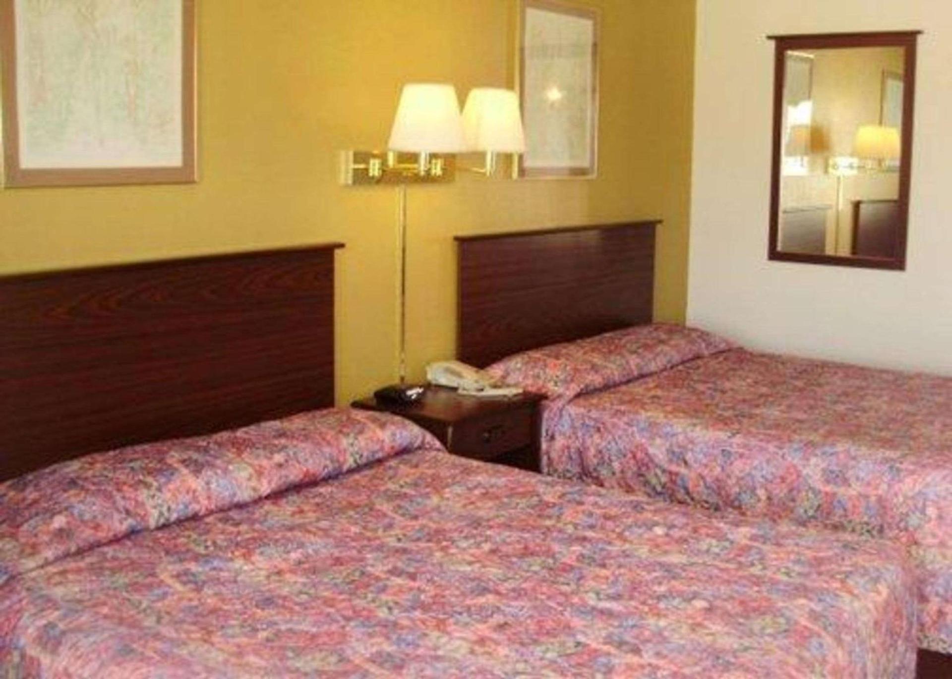 Rodeway Inn photo 4
