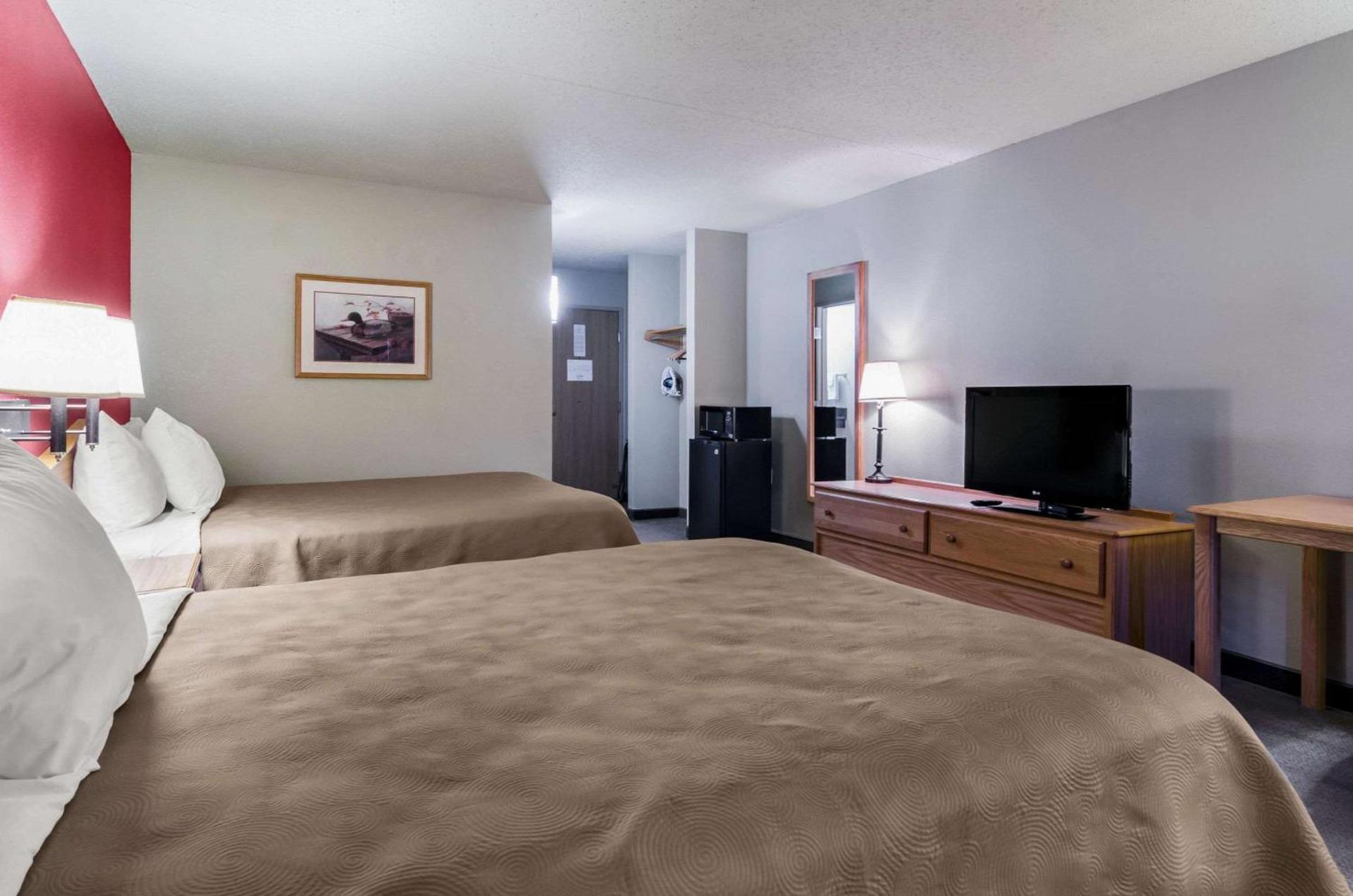 Rodeway Inn Hesston photo 10