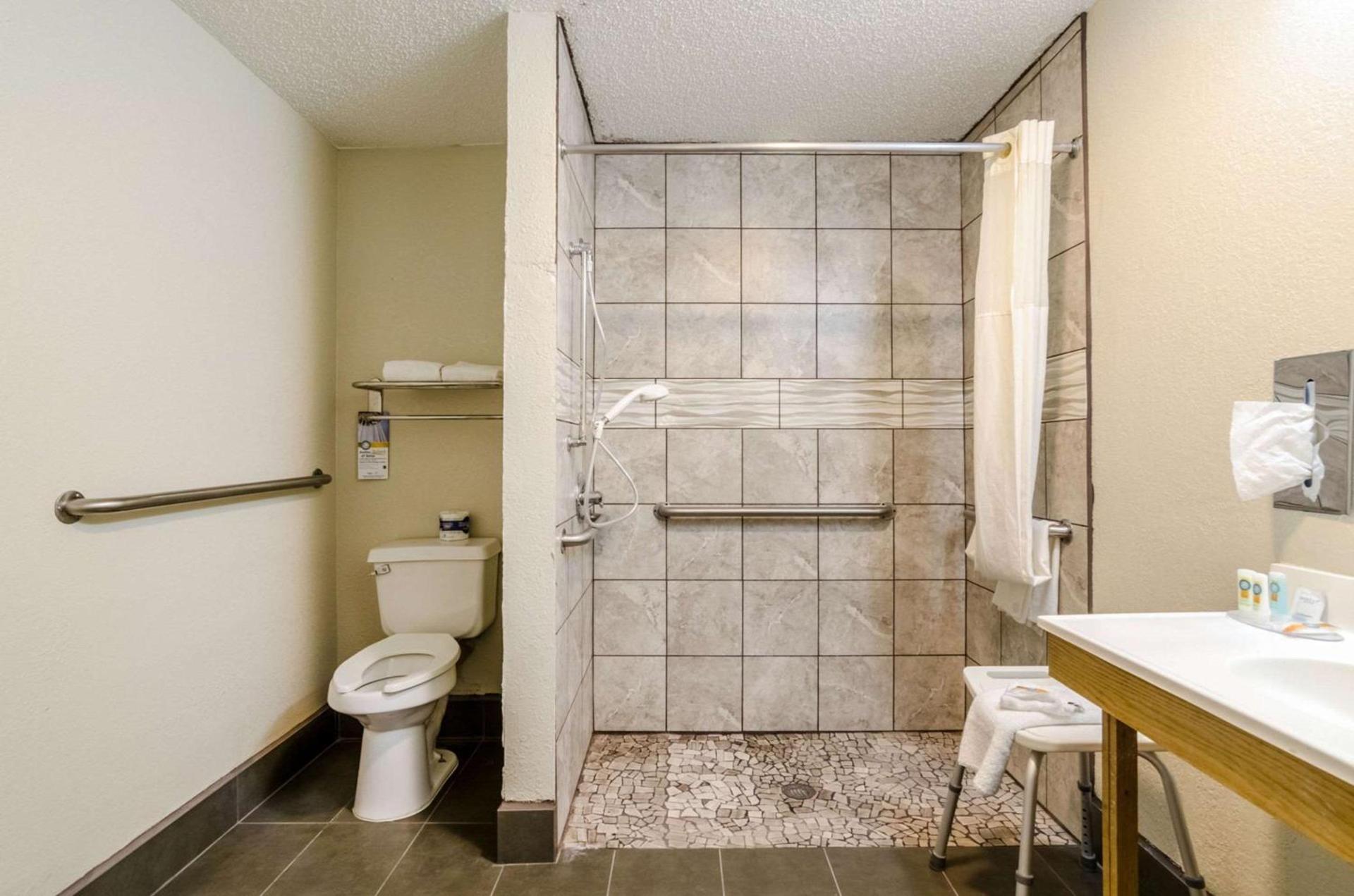 Quality Inn South photo 21