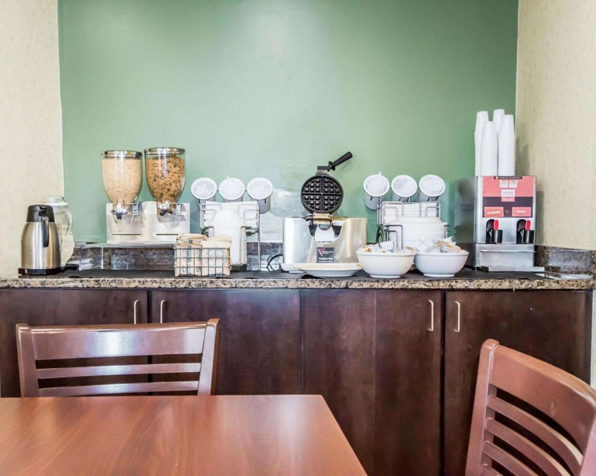 Blankenbaker Inn by IHG photo 24