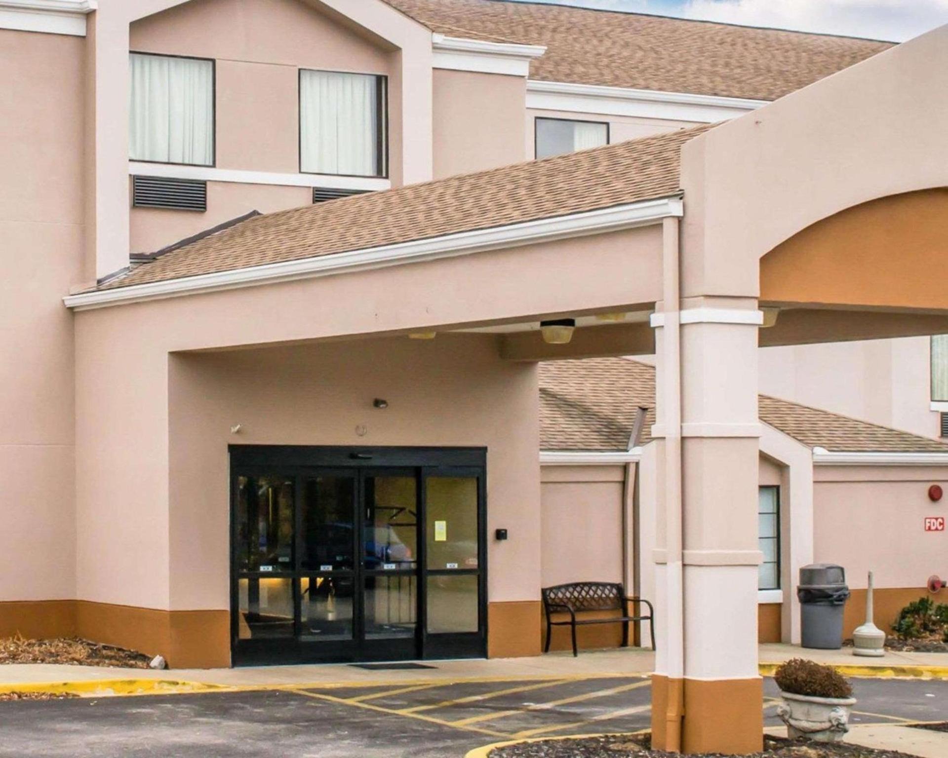 Blankenbaker Inn by IHG photo 1