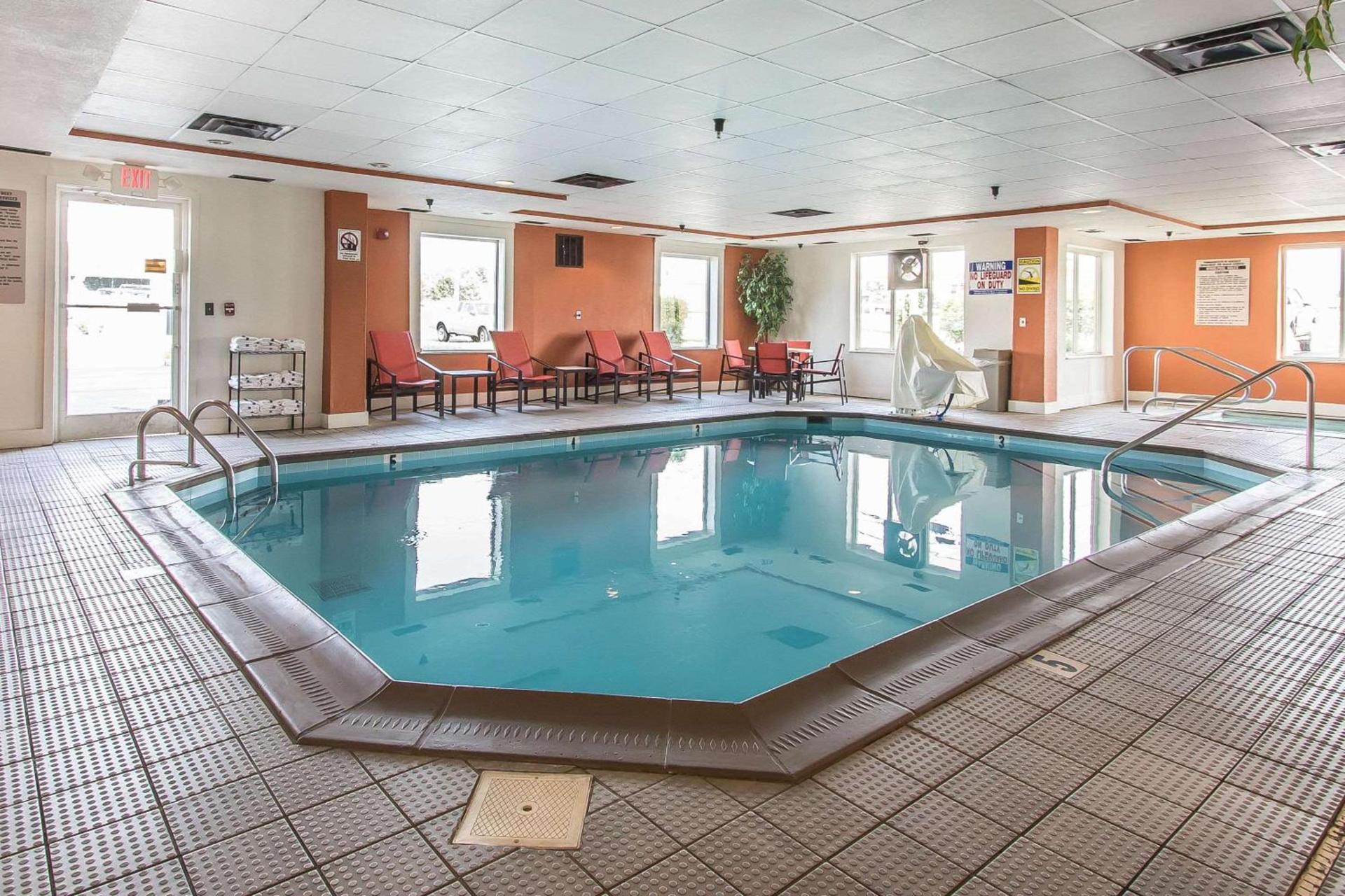 Comfort Suites Richmond photo 27