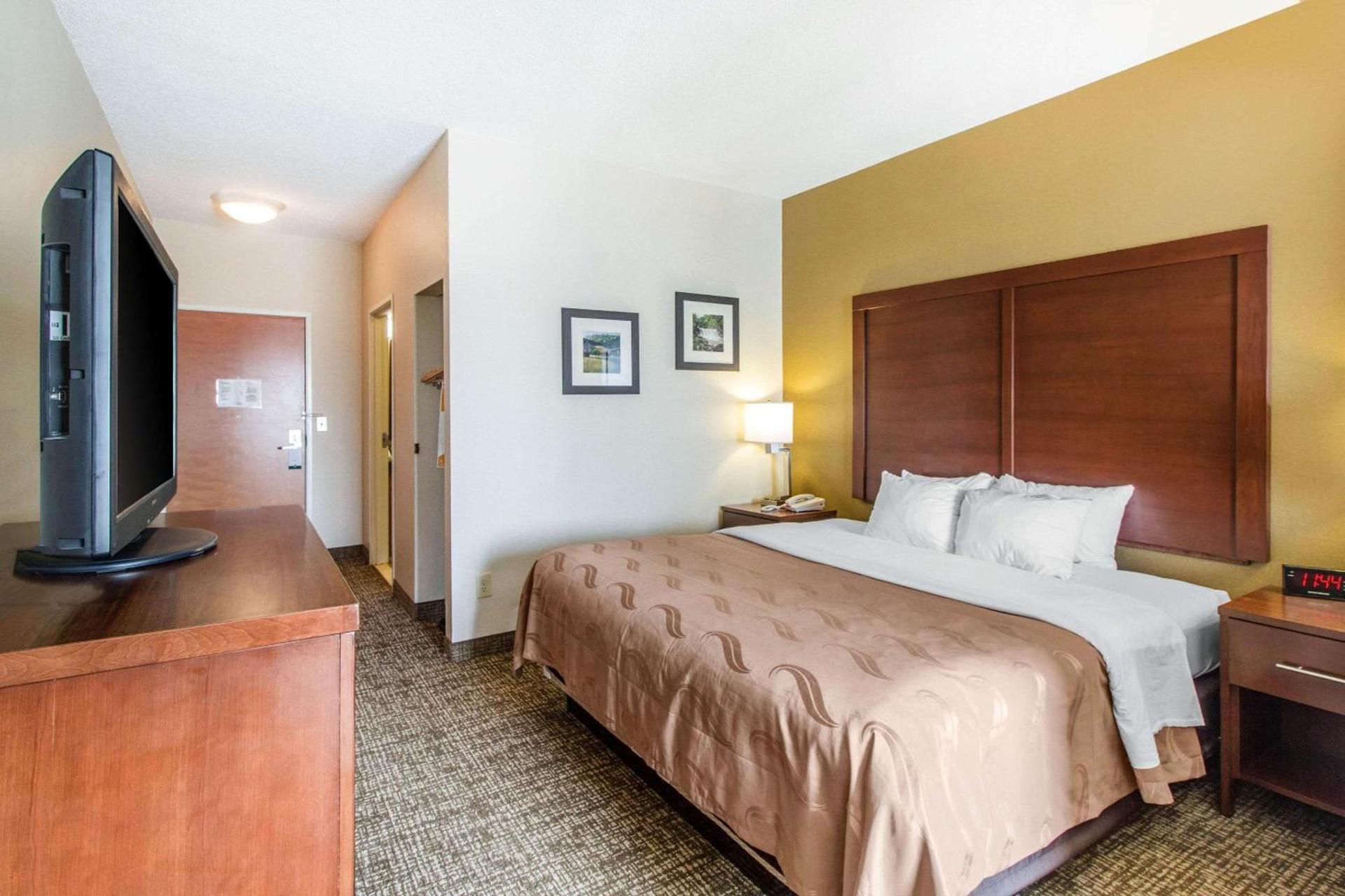 Quality Suites Corbin North photo 25