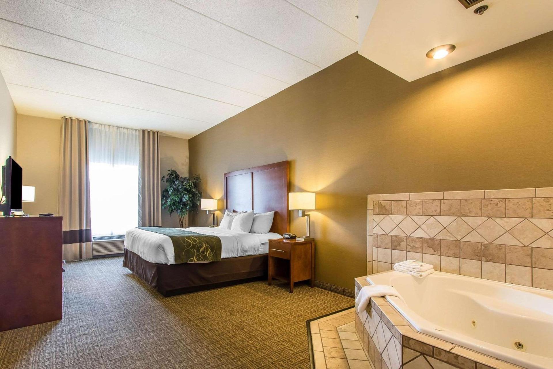 Comfort Suites Richmond photo 20