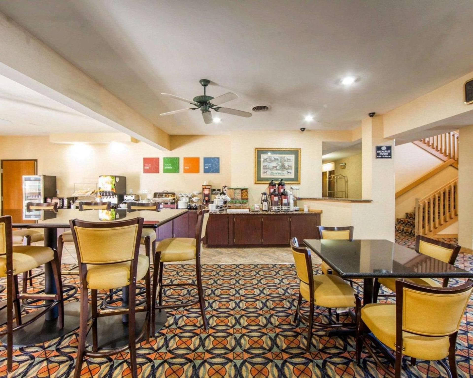 Comfort Suites London South photo 21