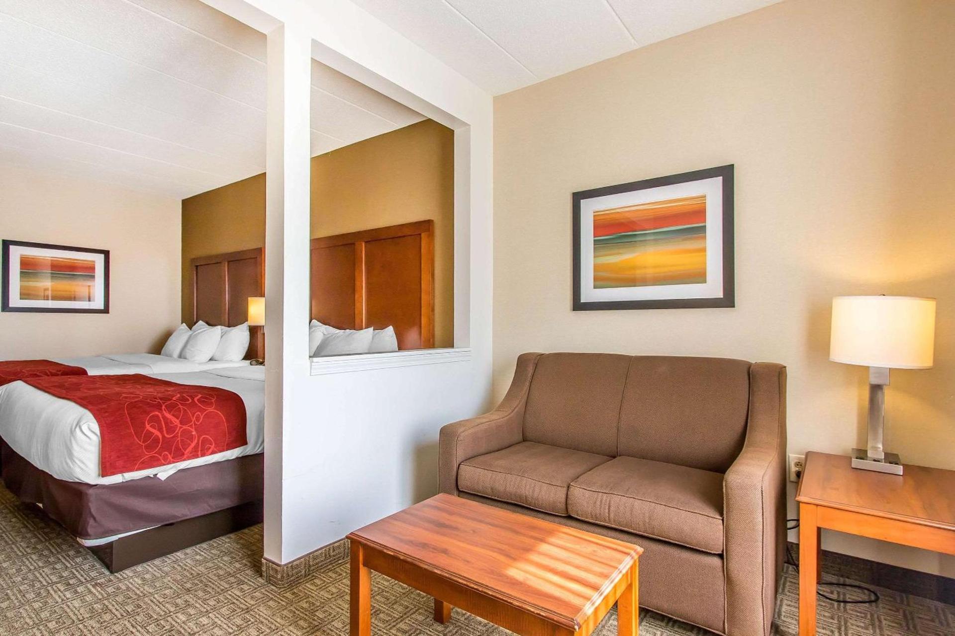 Comfort Suites Richmond photo 18