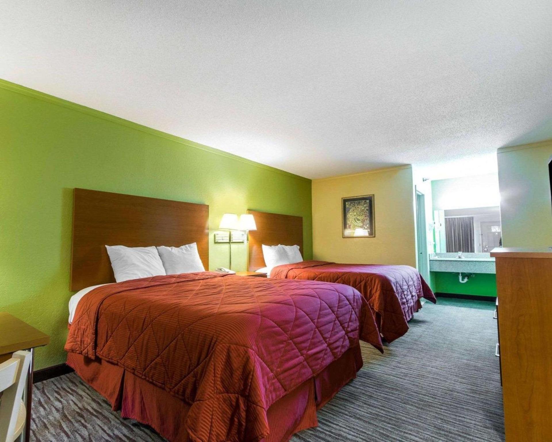 Econo Lodge Franklin South photo 15