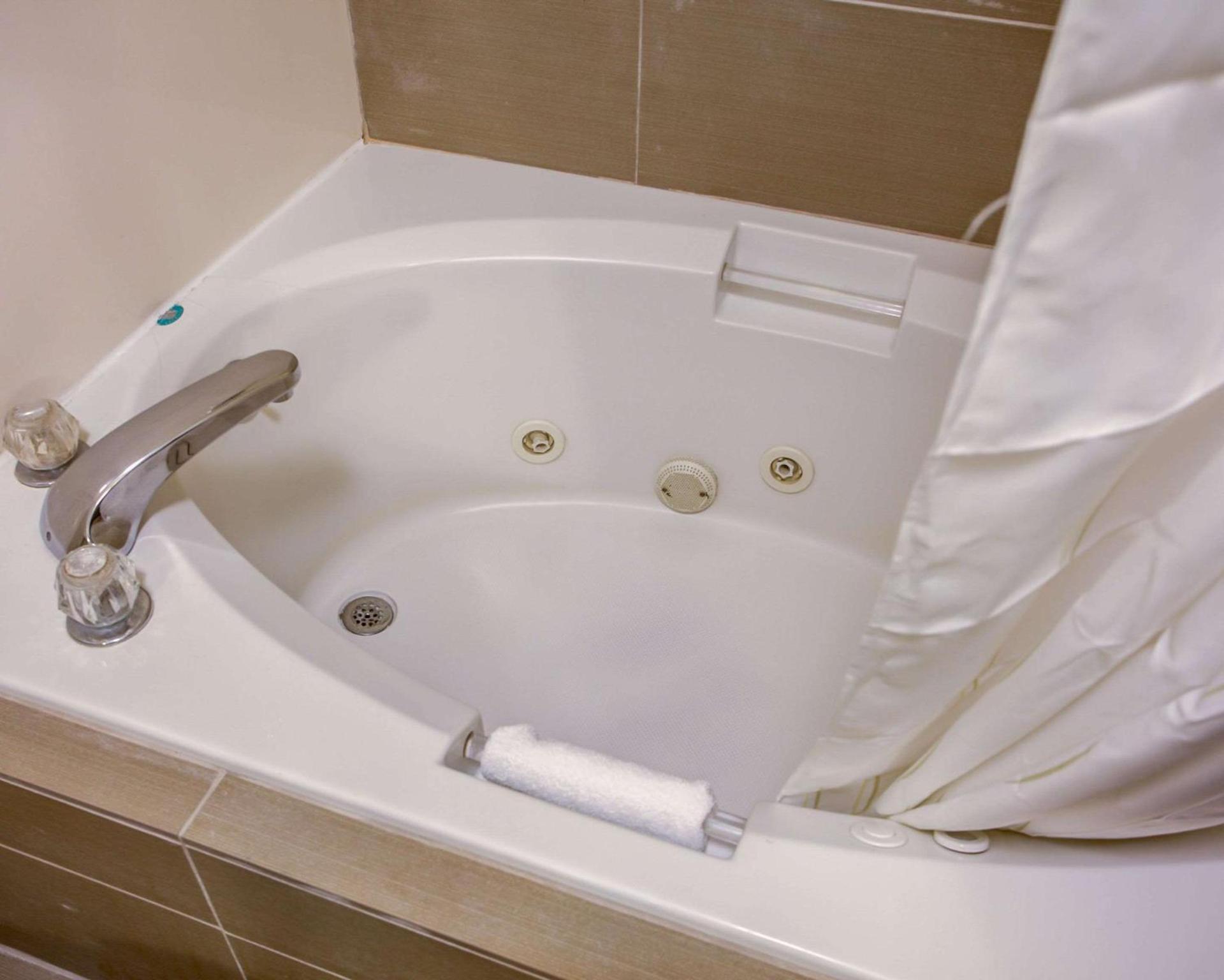 Comfort Suites Georgetown photo 41