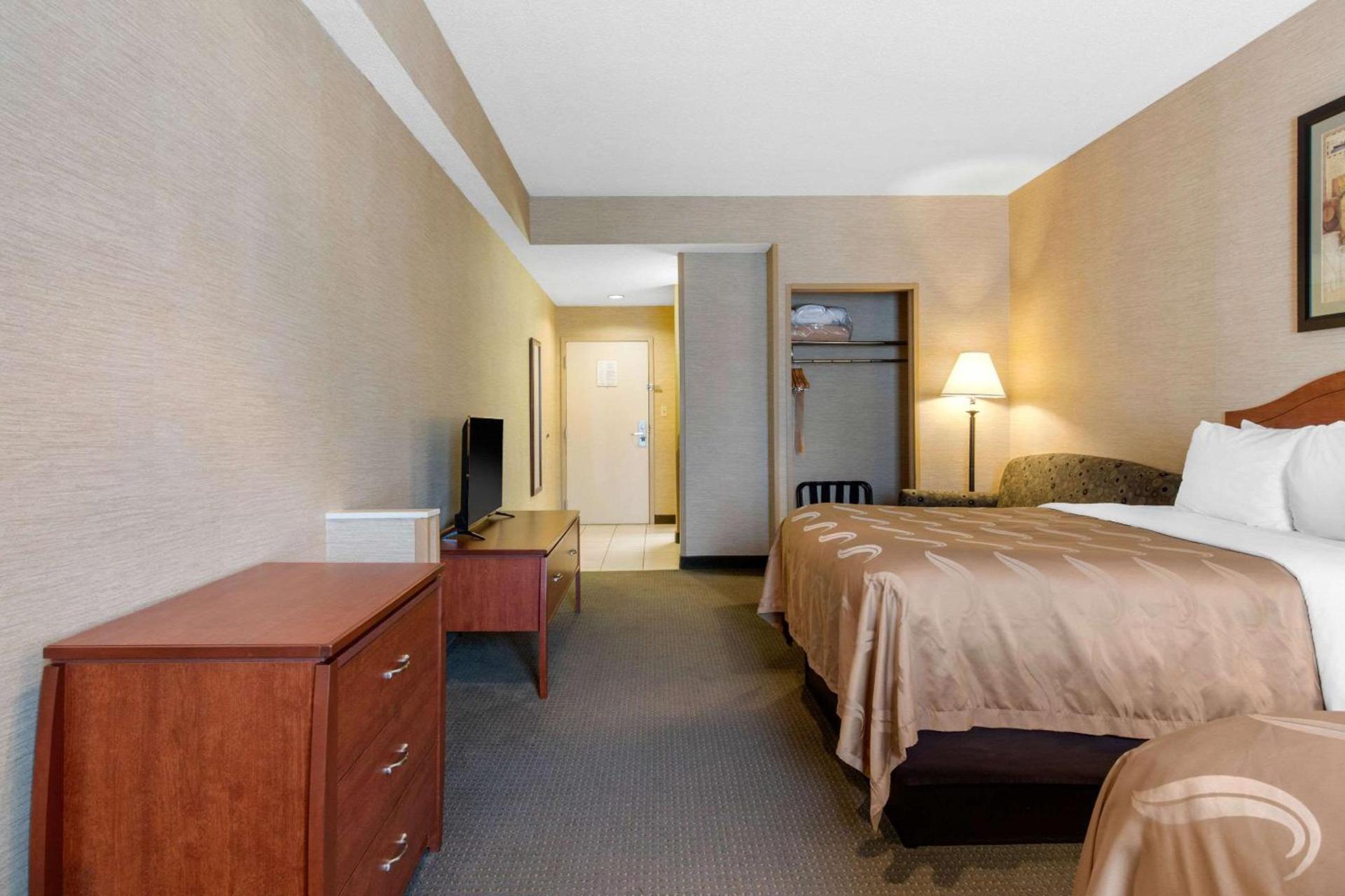 Quality Inn & Suites Benton - Draffenville photo 25