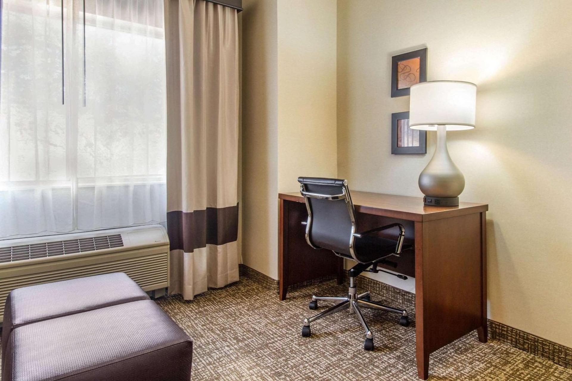 Quality Suites Corbin North photo 12