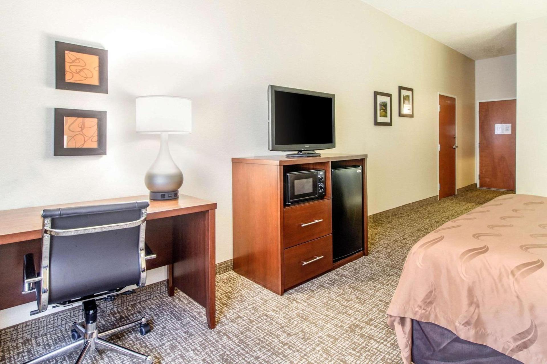 Quality Suites Corbin North photo 14