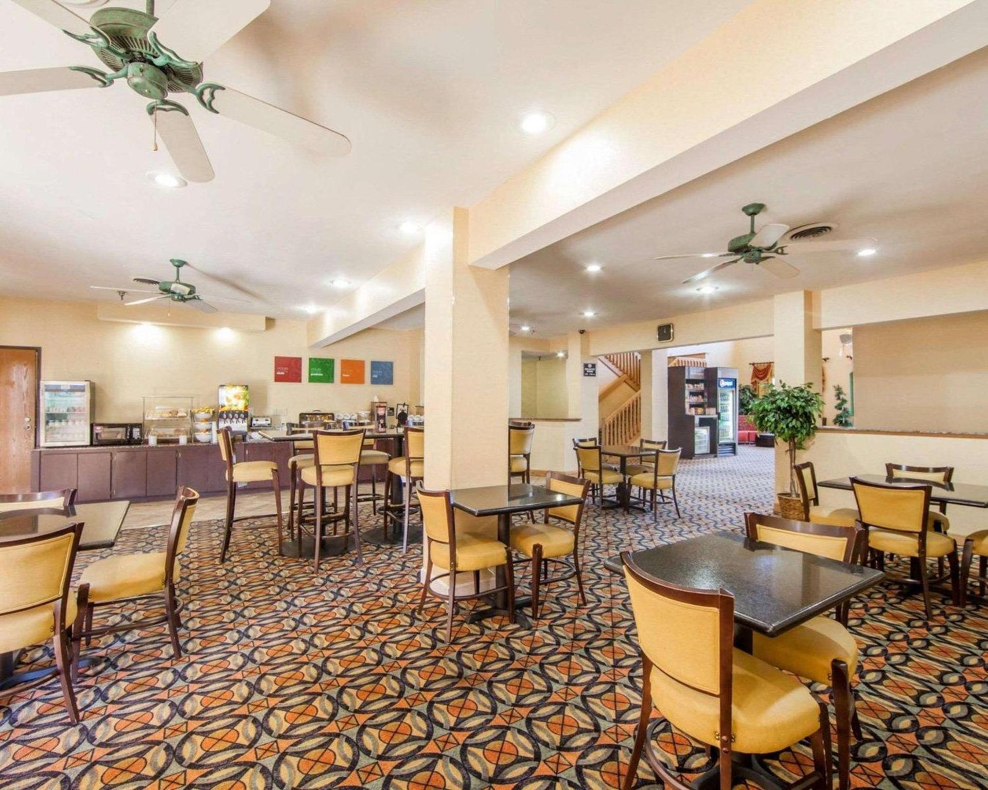Comfort Suites London South photo 5