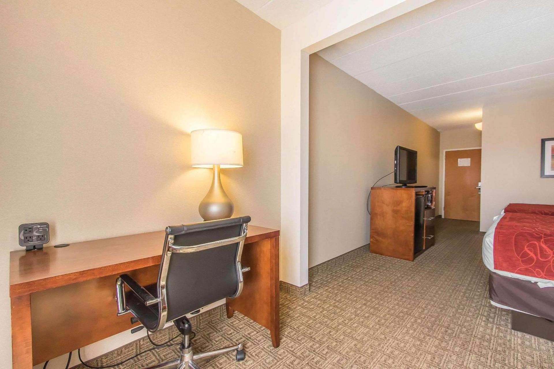Comfort Suites Richmond photo 19